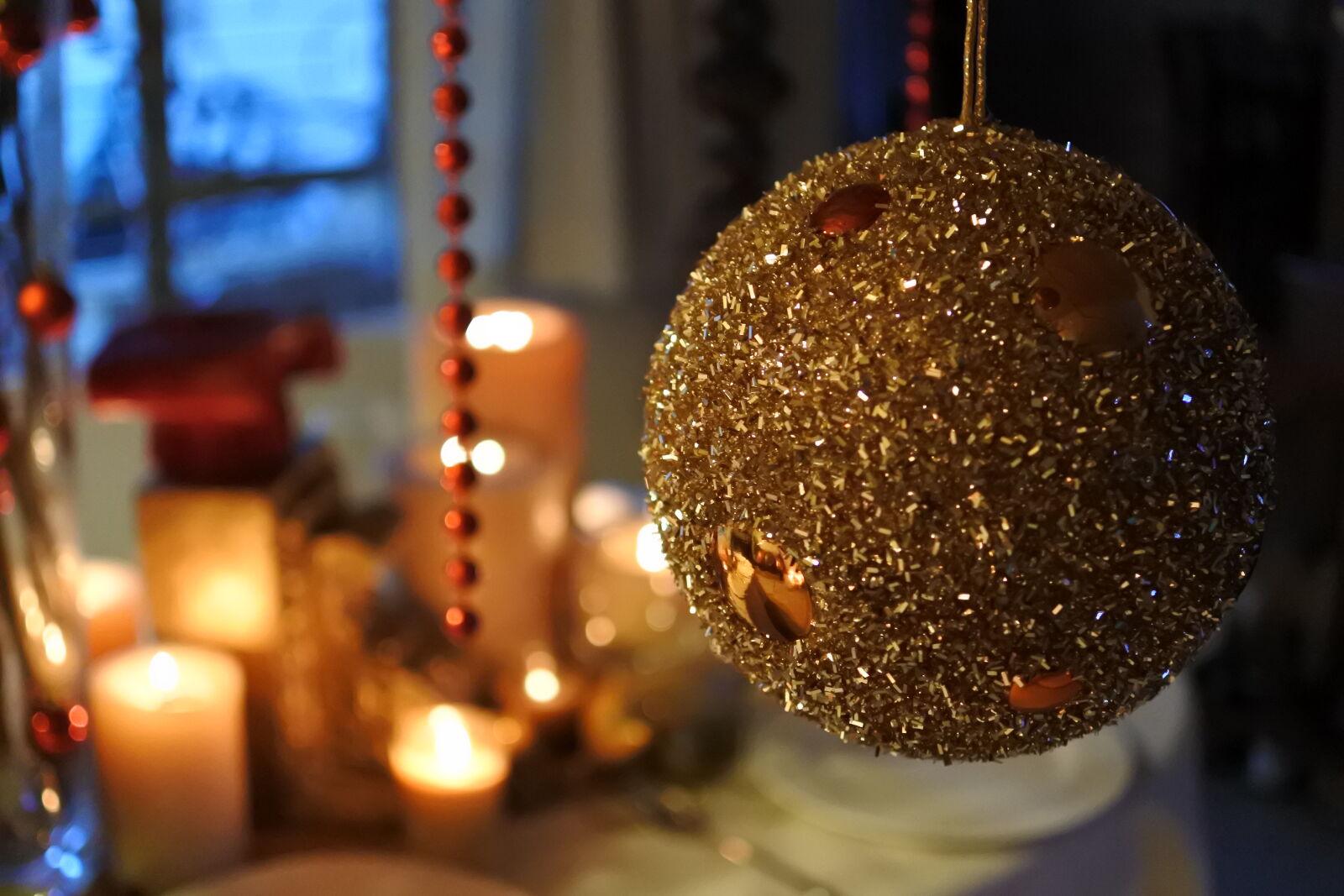 Nikon 1 J5 sample photo. Christmas, closeup, decoration, globe photography