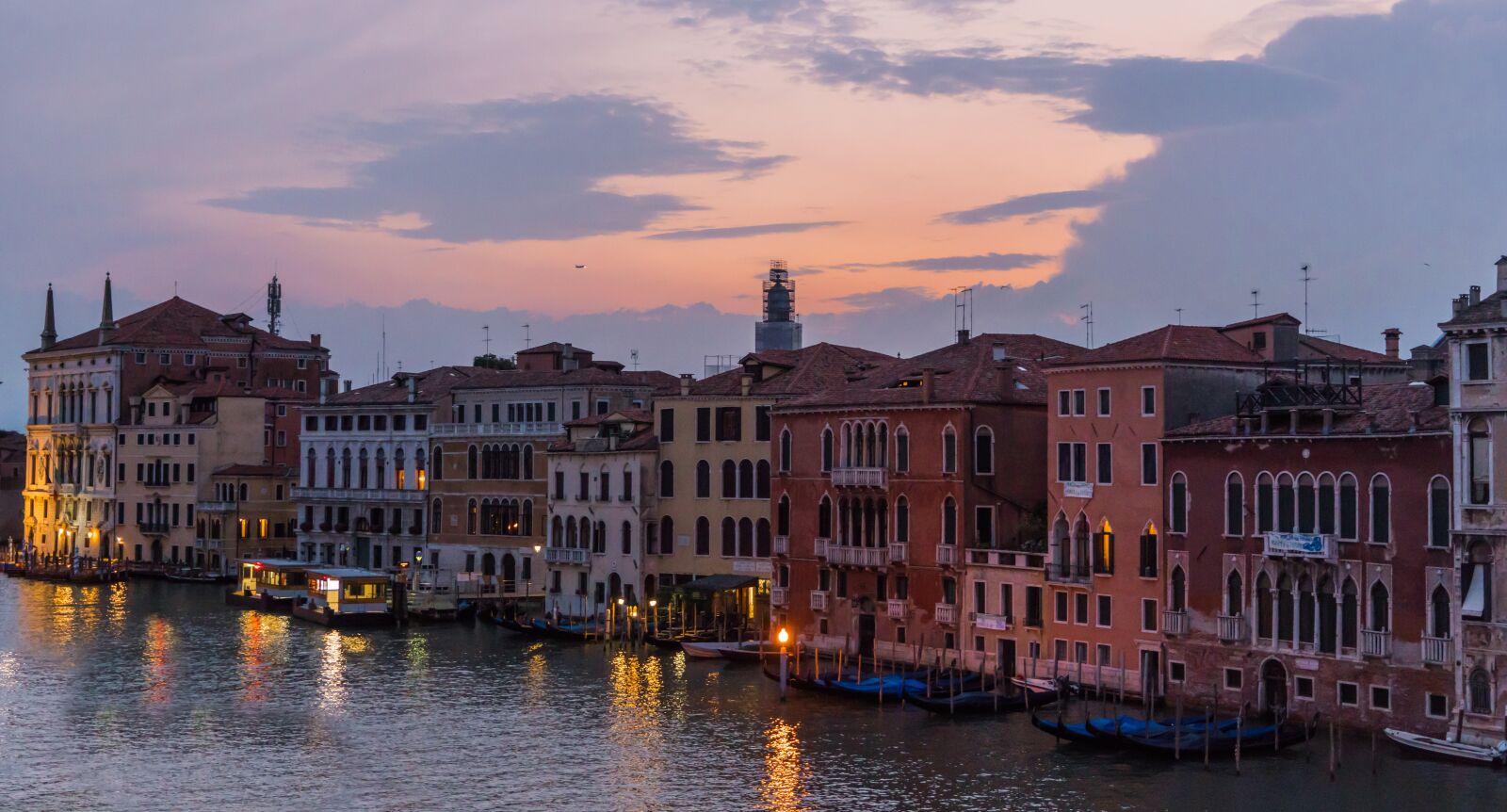 Sony a7R II + Sony FE 24-240mm F3.5-6.3 OSS sample photo. Venice, italy, architecture photography