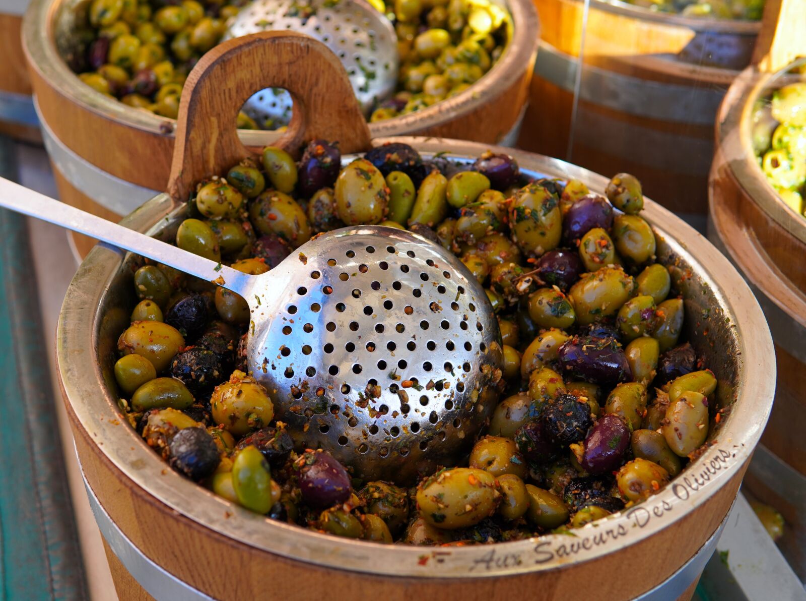30mm F1.4 DC DN | Contemporary 016 sample photo. Olives, eat, food photography
