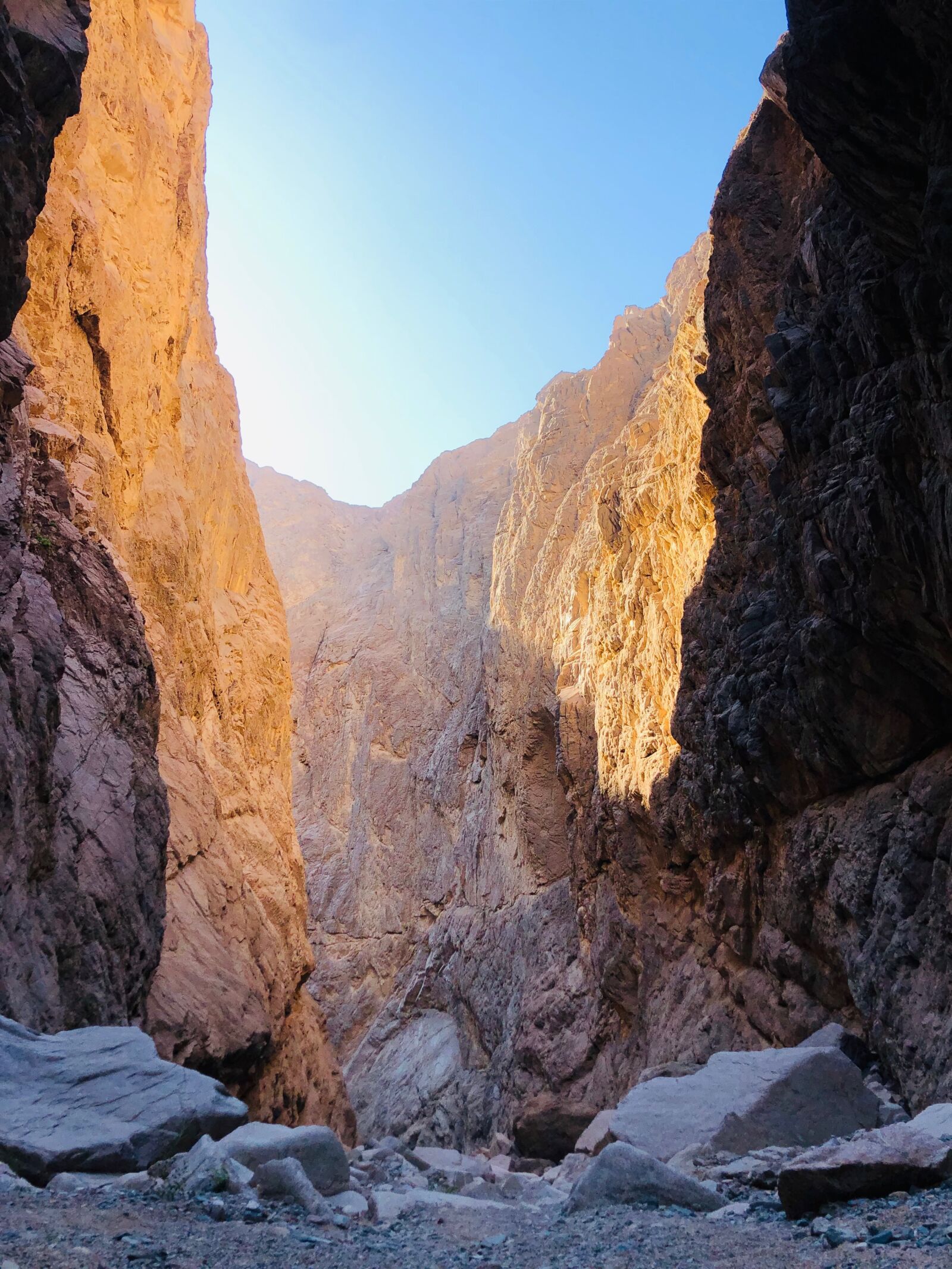iPhone X back dual camera 4mm f/1.8 sample photo. Wadi, tradition, saudi arabia photography