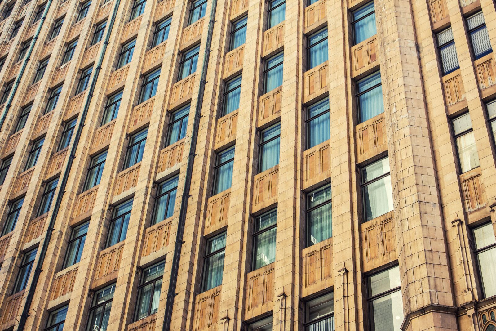Canon EOS 700D (EOS Rebel T5i / EOS Kiss X7i) sample photo. Architecture, building, perspective photography