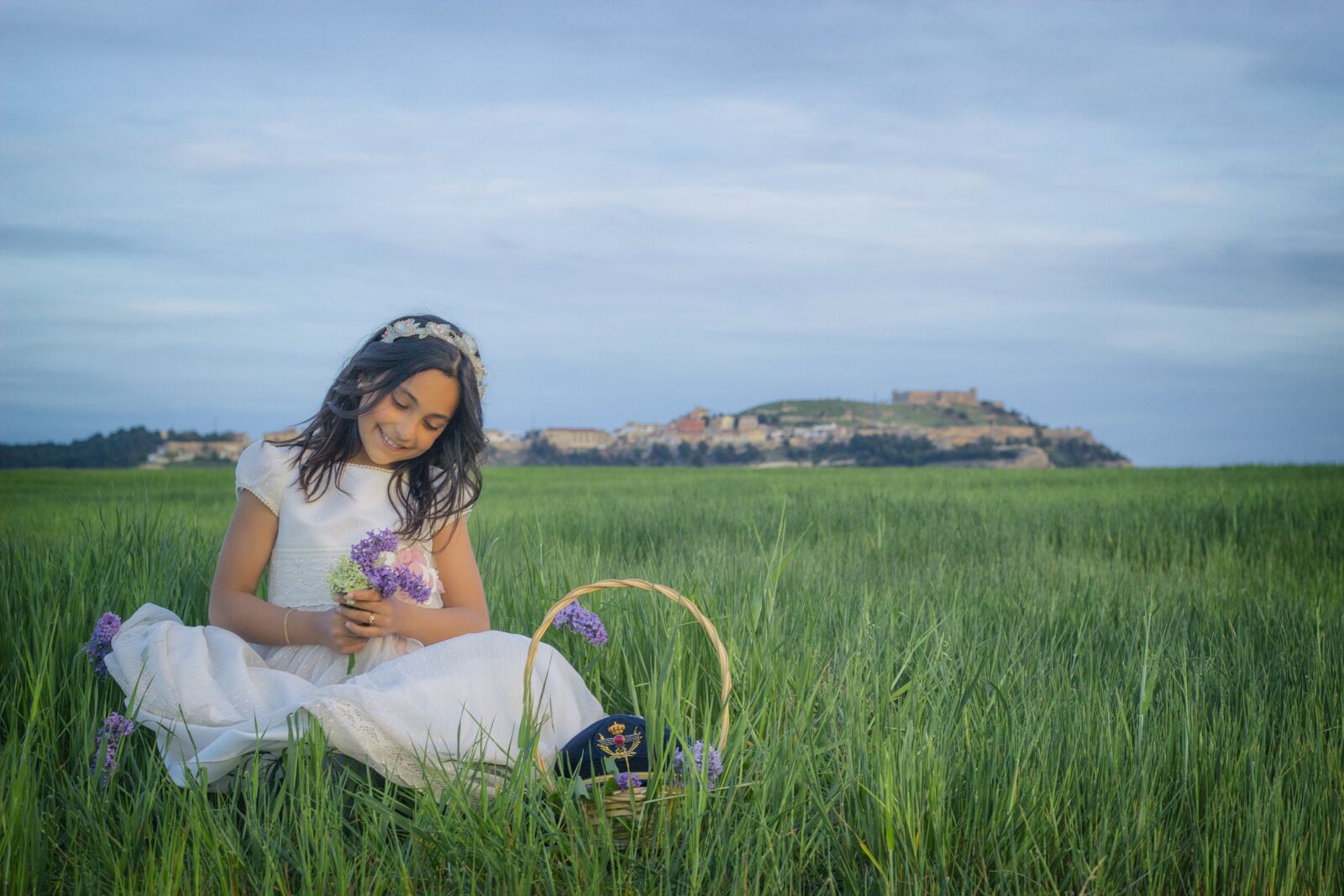 Canon EF 50mm F1.8 STM sample photo. Communion, girl, castle photography