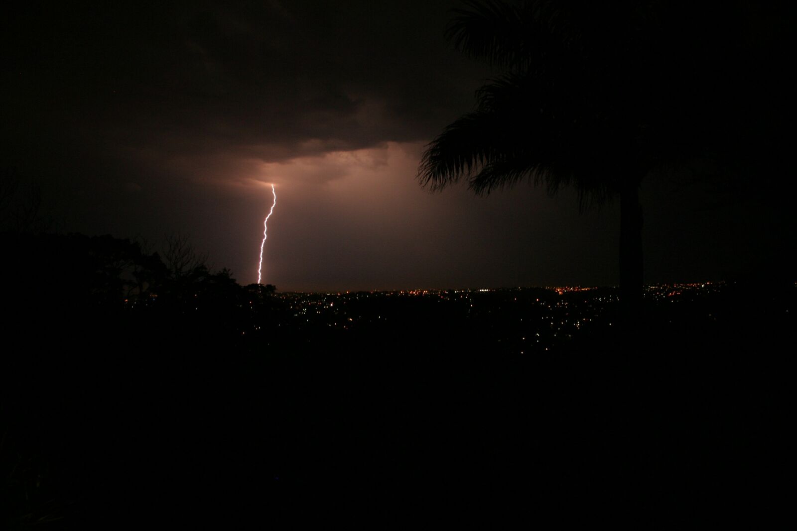 Canon EOS 300D (EOS Digital Rebel / EOS Kiss Digital) sample photo. Lightning, storm, thunder photography