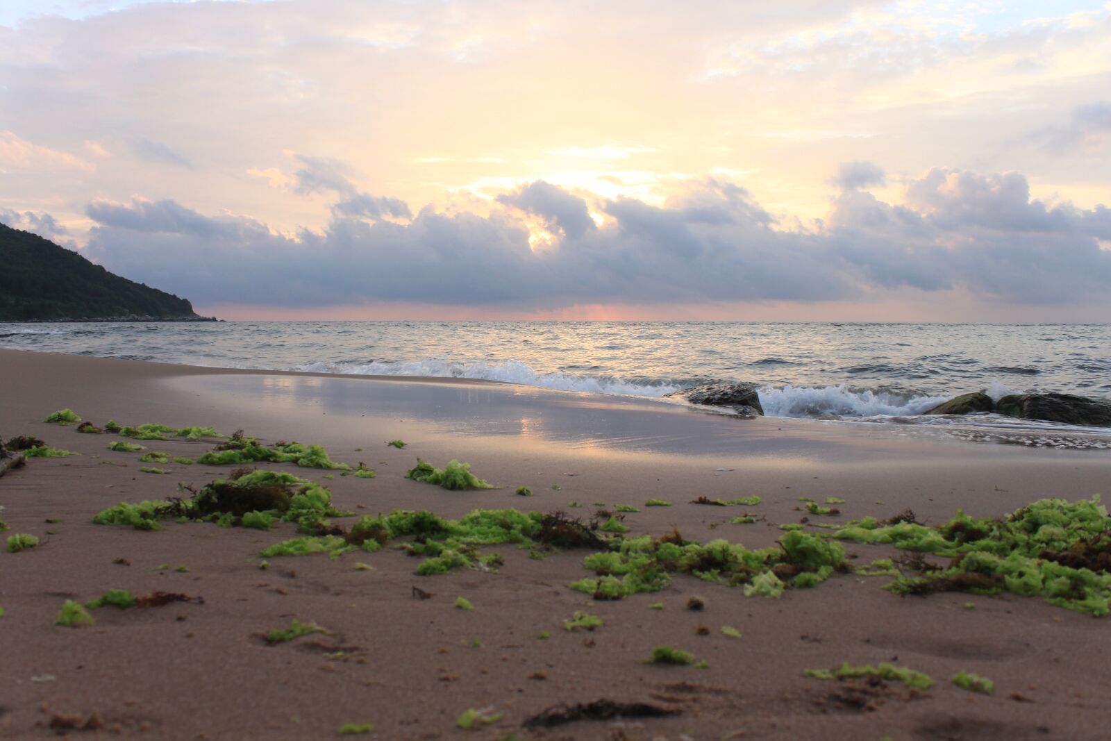 Canon EOS 500D (EOS Rebel T1i / EOS Kiss X3) sample photo. Beach, sunset, marine photography
