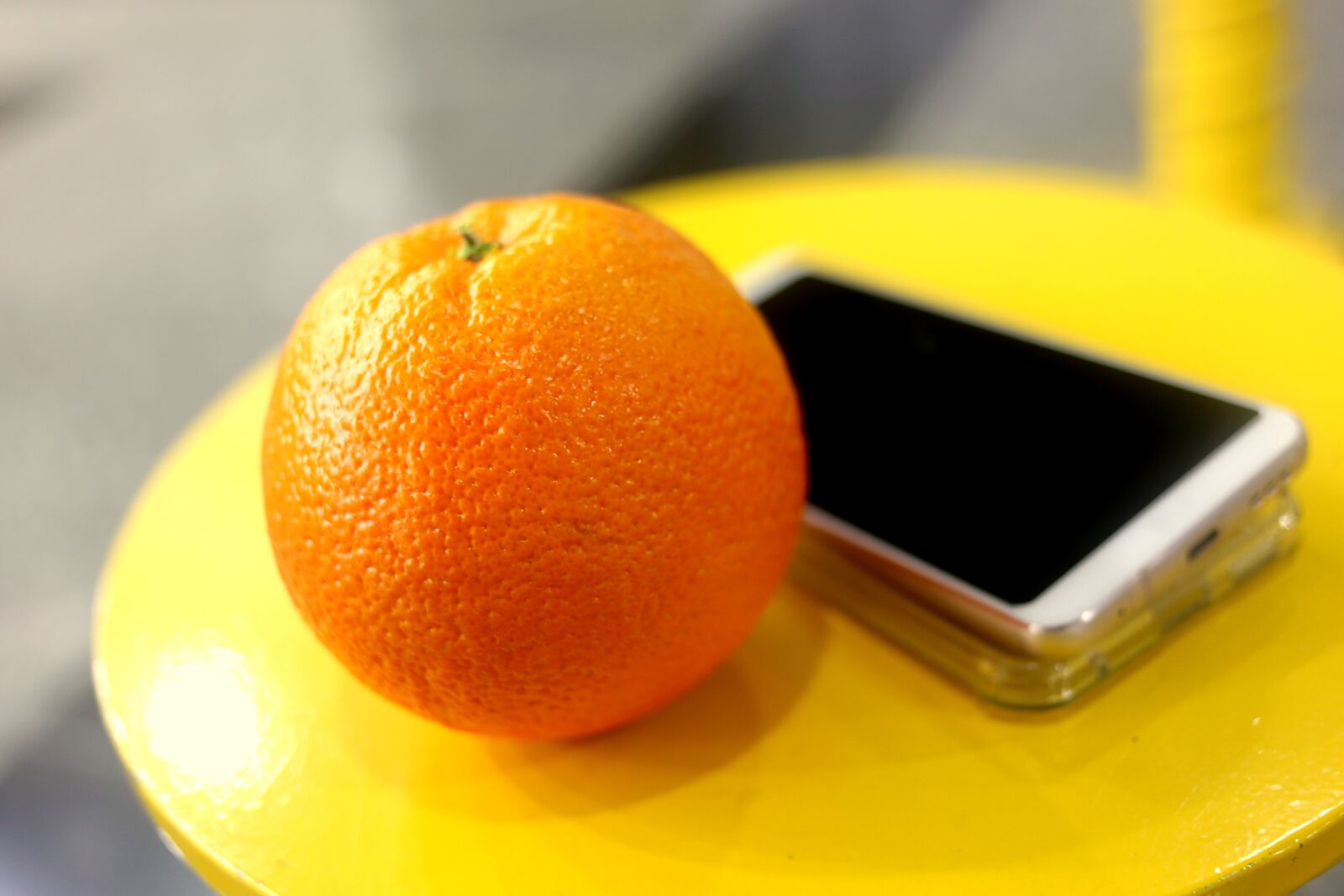 Canon EF 40mm F2.8 STM sample photo. Orange, fruit, table photography