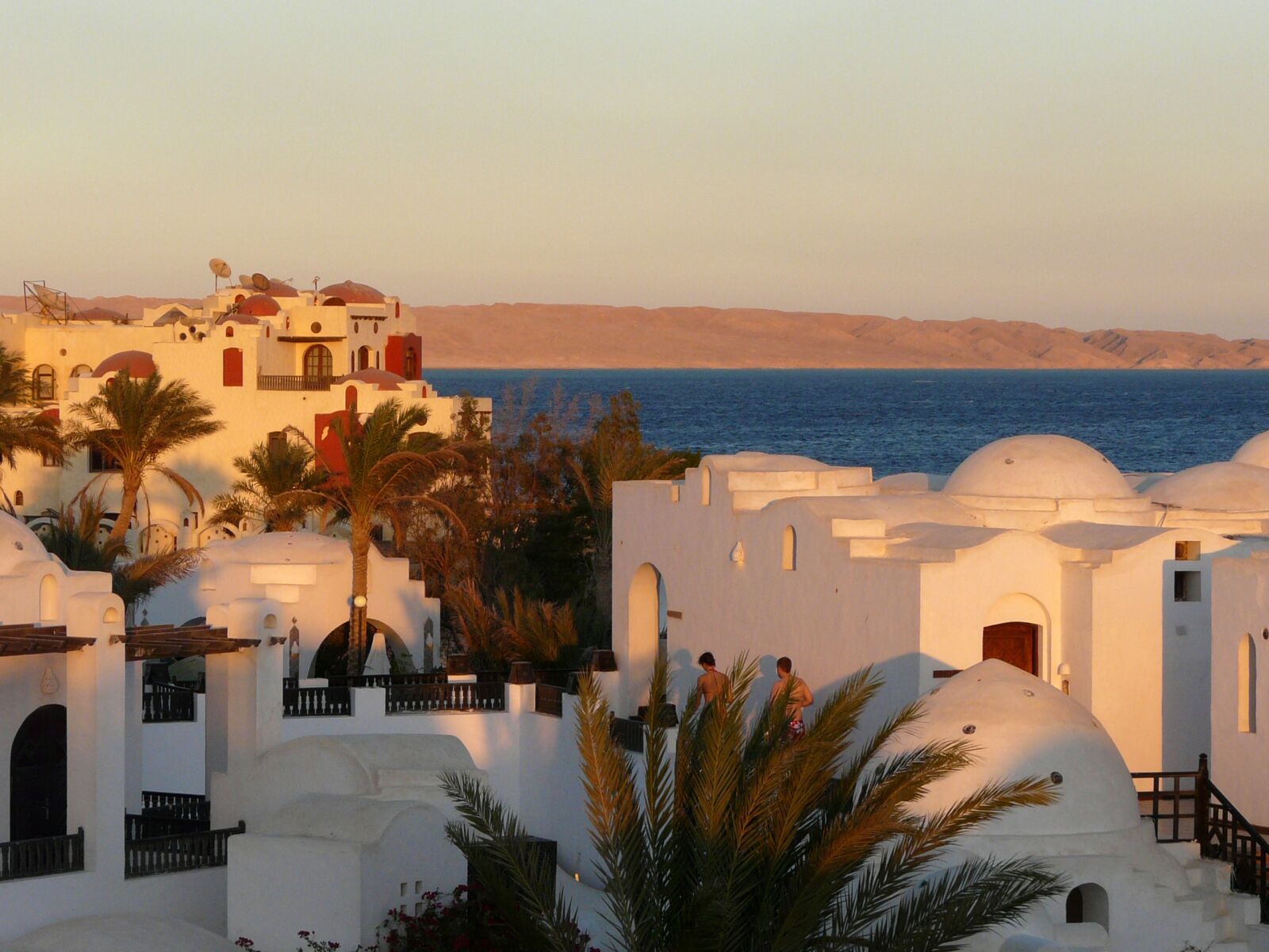 Panasonic DMC-FZ18 sample photo. Hurghada, egypt, hotel complex photography