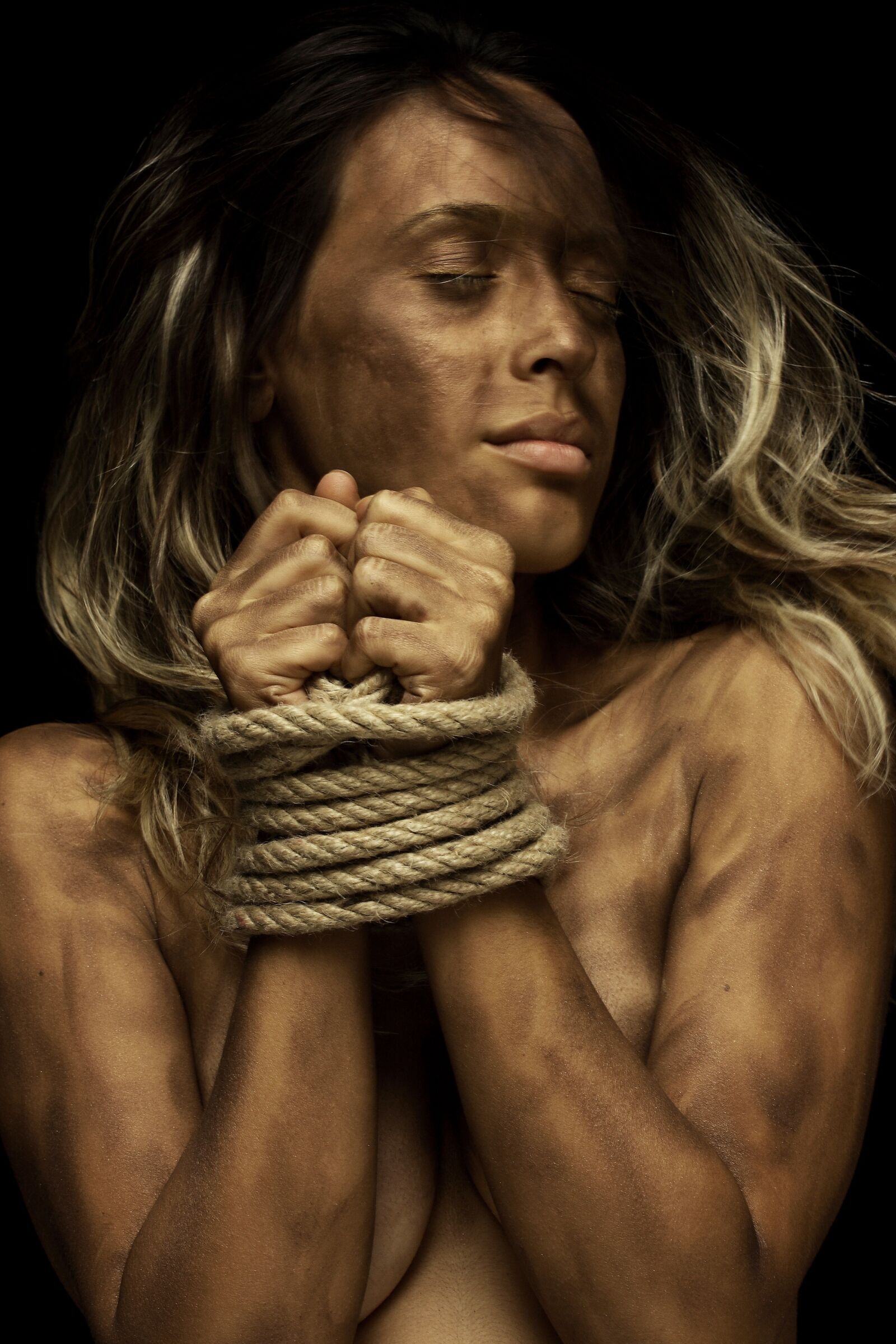 Canon EOS 40D sample photo. Model, rope, painted photography