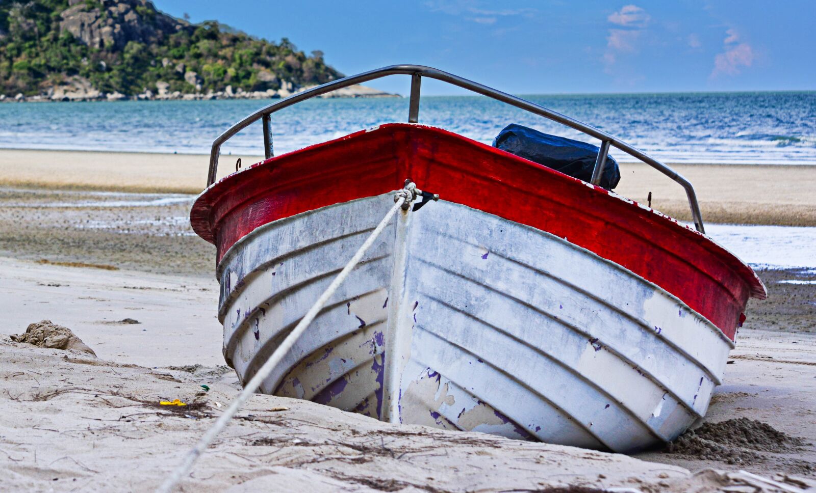 Nikon D5200 sample photo. Ship, beach, boat parking photography
