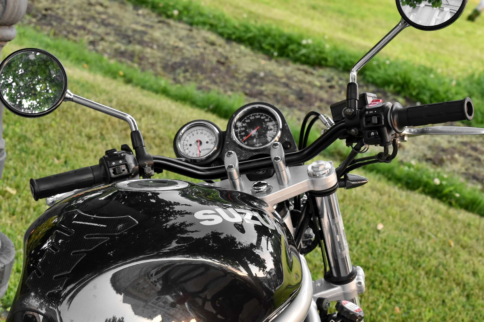 Nikon D5500 sample photo. Expensive, mirror, motorcycle, chrome photography