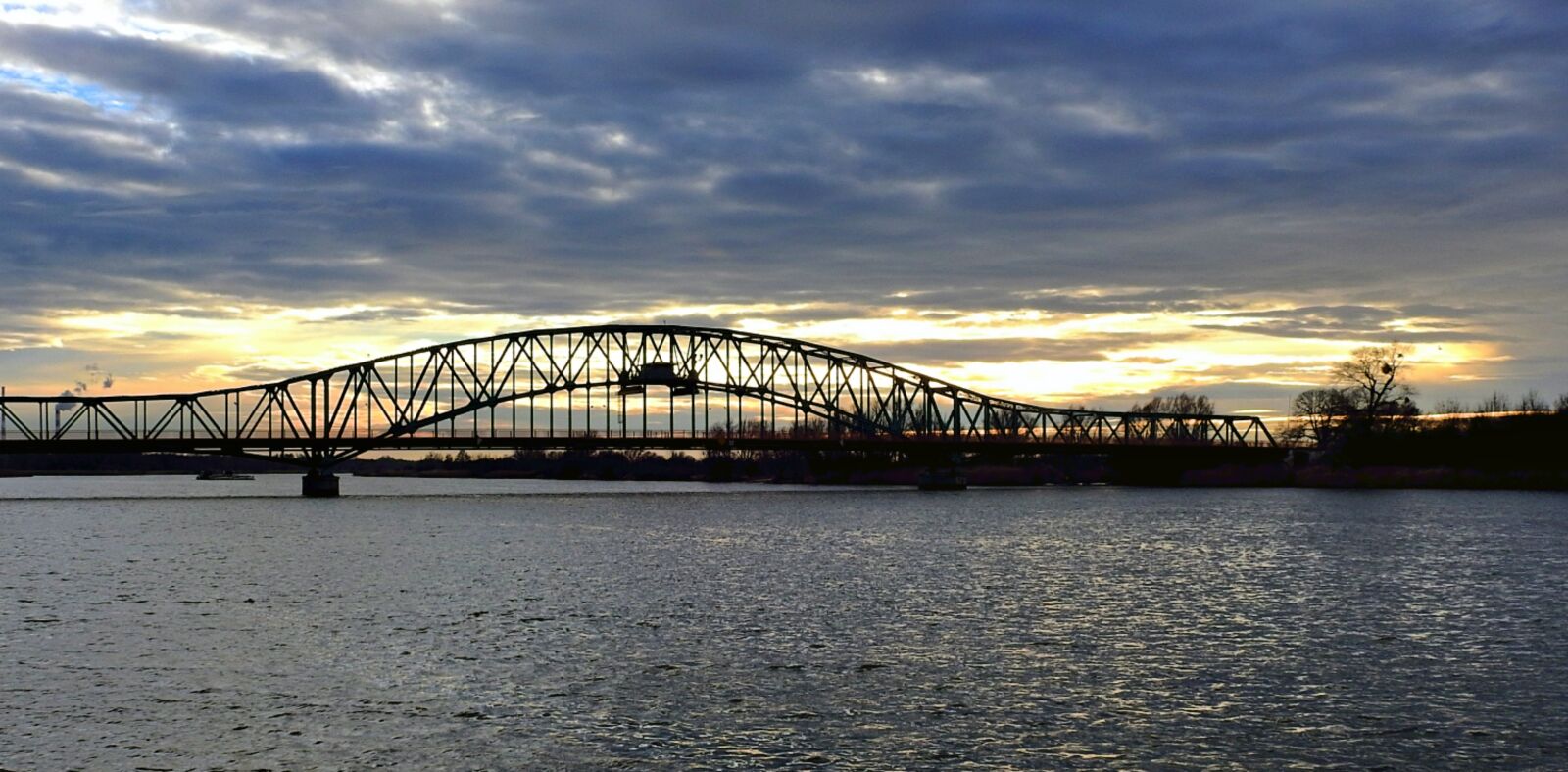 Nikon Coolpix P900 sample photo. River, measles, landscape photography