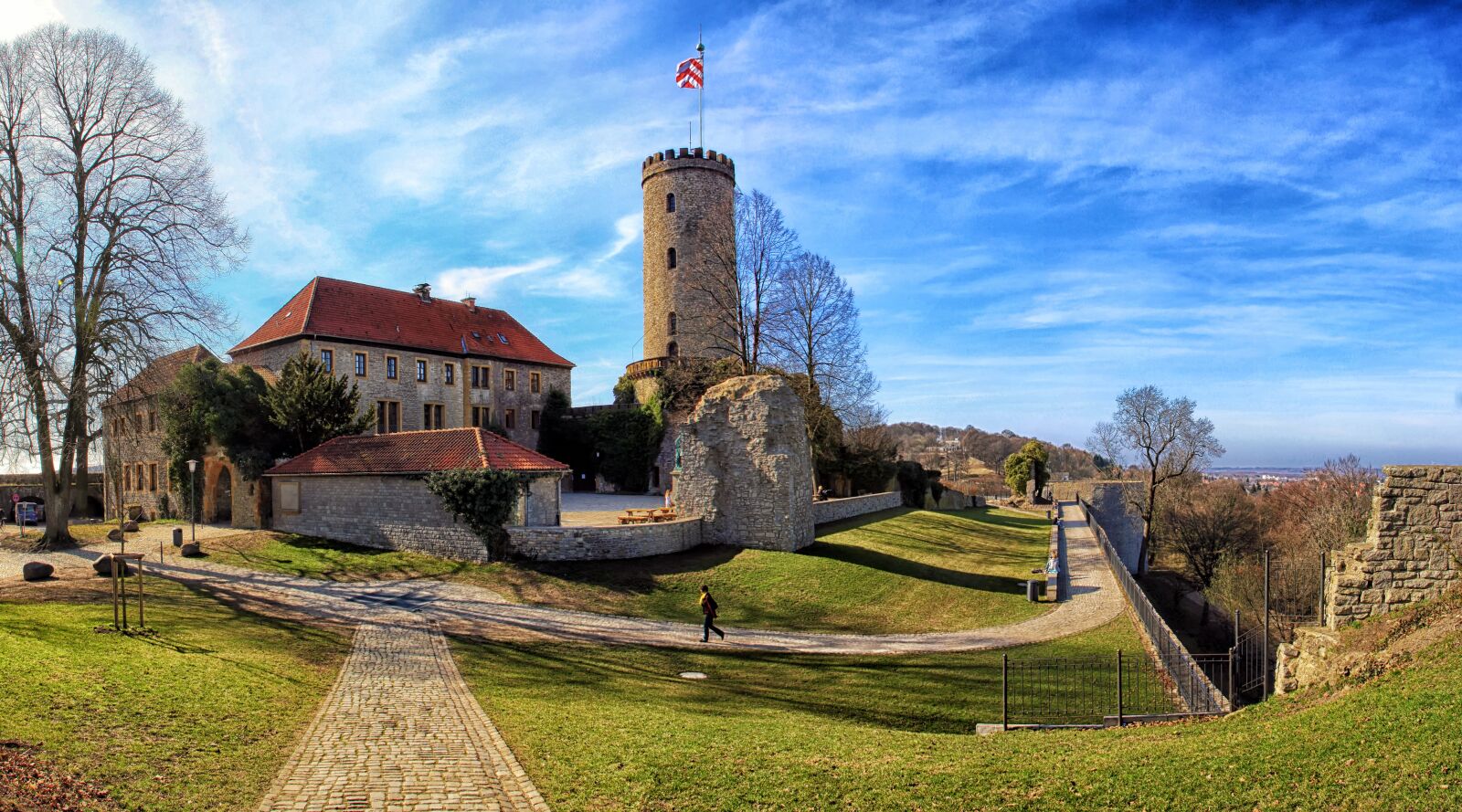 Canon EOS 1000D (EOS Digital Rebel XS / EOS Kiss F) sample photo. Sparrenburg, bielefeld, historically photography