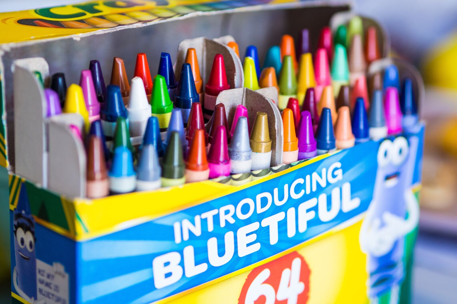 Olympus OM-D E-M10 II + Olympus M.Zuiko Digital 45mm F1.8 sample photo. Crayons, color, school photography