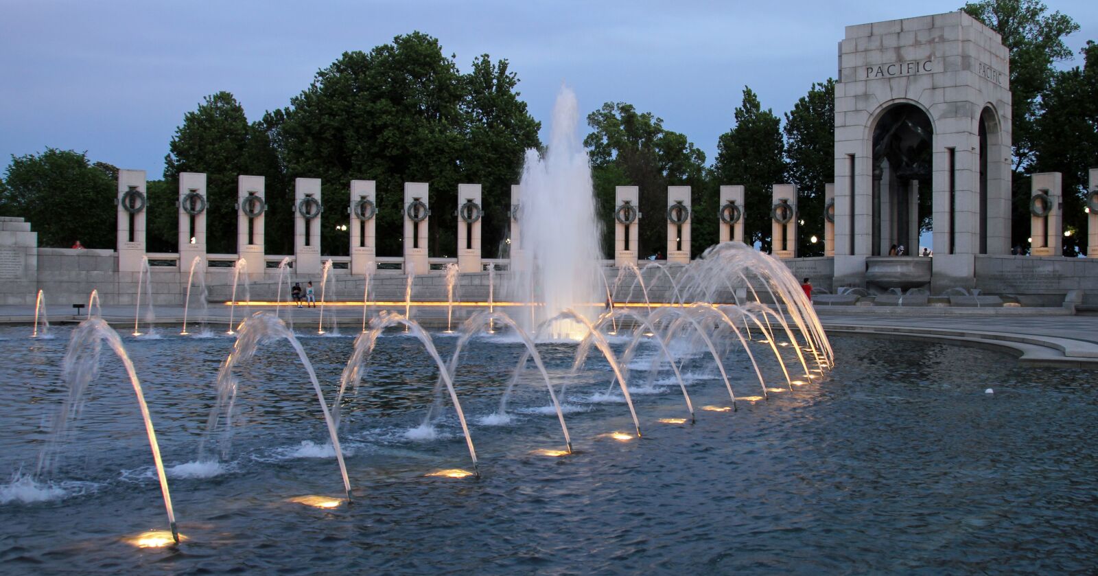 Canon EOS 7D sample photo. Sunset, memorial, wwii photography