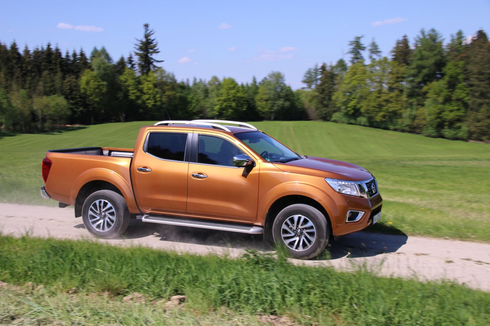 Canon EOS 70D sample photo. Nissan, navara, pickup photography