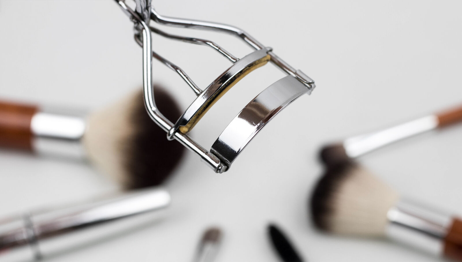 Canon EOS 80D sample photo. Cosmetics, eyelashes, make, up photography