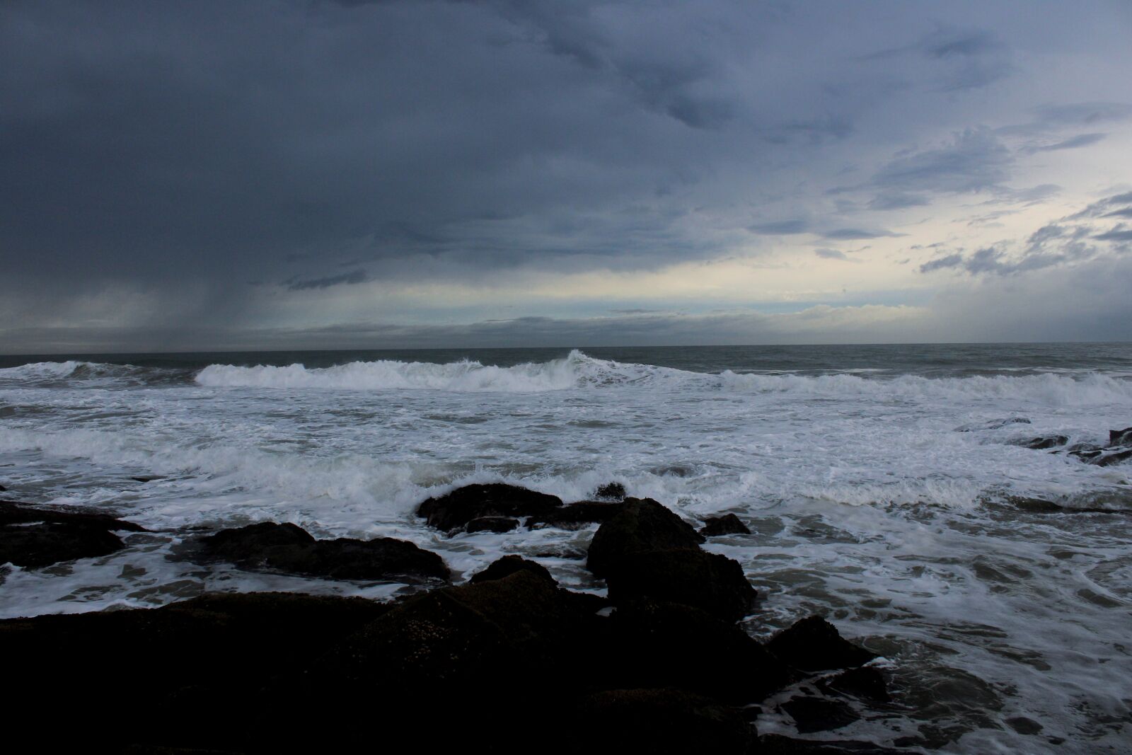 Canon EOS 2000D (EOS Rebel T7 / EOS Kiss X90 / EOS 1500D) sample photo. Sea, ocean, waves photography