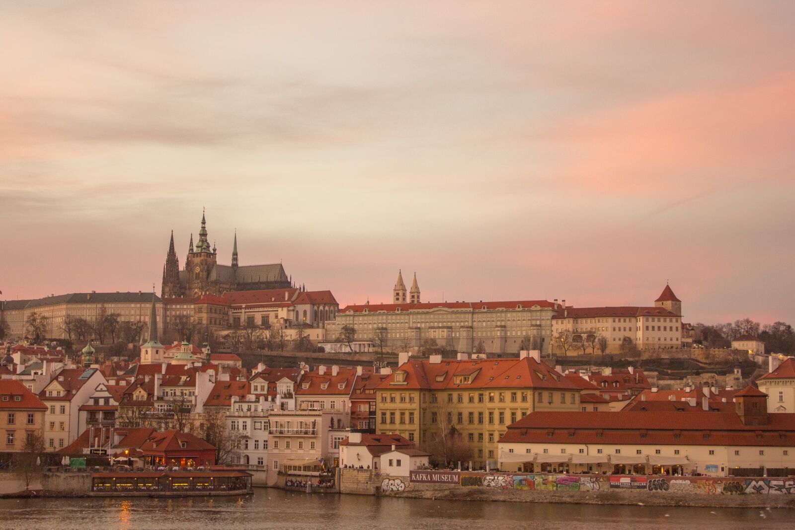 Canon EF-S 18-55mm F3.5-5.6 IS sample photo. Czech, prague, praha photography