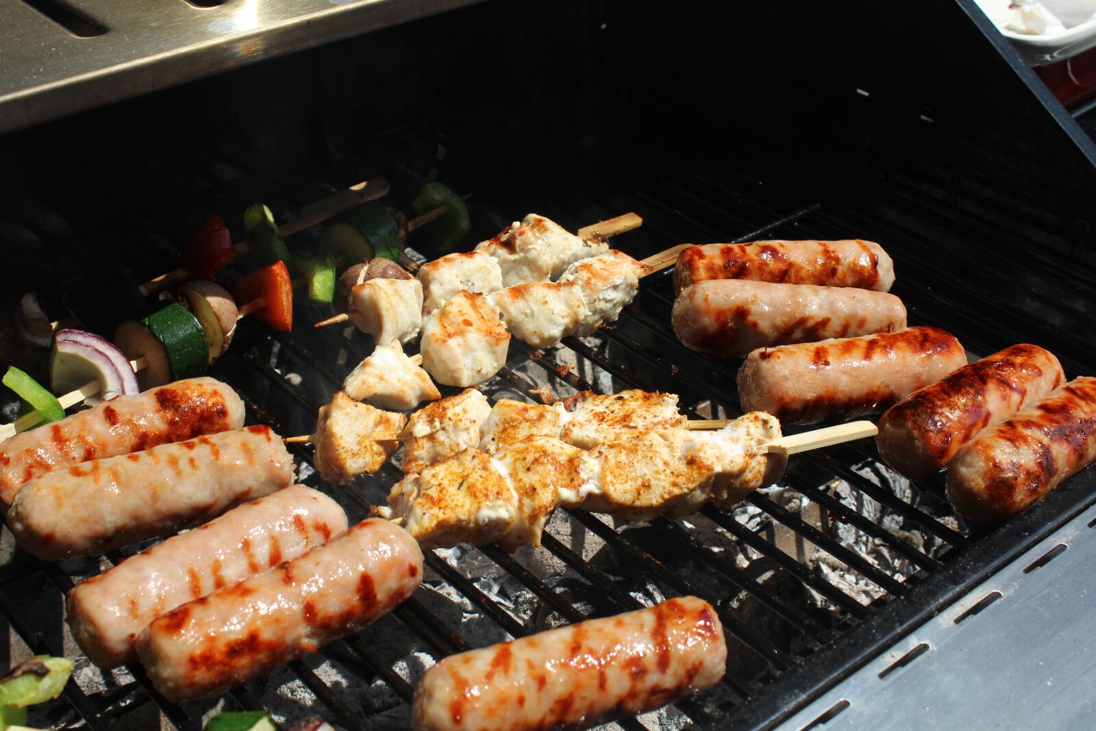 Canon EOS 1200D (EOS Rebel T5 / EOS Kiss X70 / EOS Hi) sample photo. Barbecue, meat, cooking photography