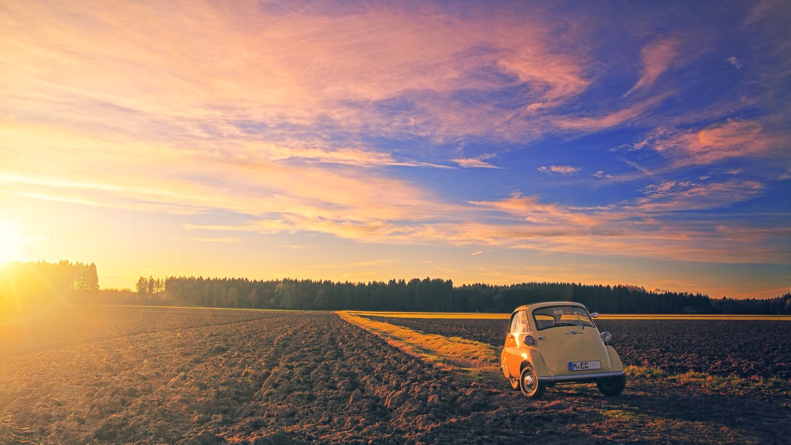 Canon EOS 5D sample photo. Sunset, bmw, isetta photography