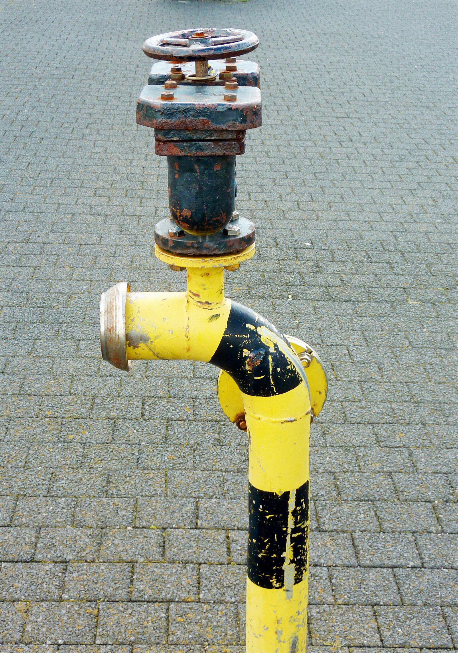 Panasonic DMC-TZ7 sample photo. Hydrant, water supply, emergency photography