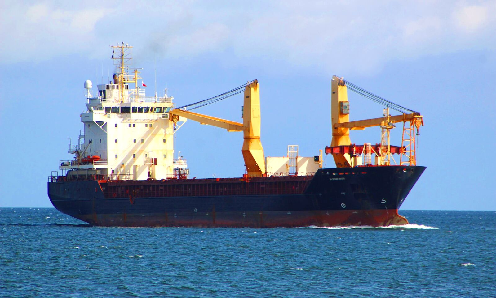 Canon EOS 4000D (EOS Rebel T100 / EOS 3000D) sample photo. Ship, the ship, flows photography