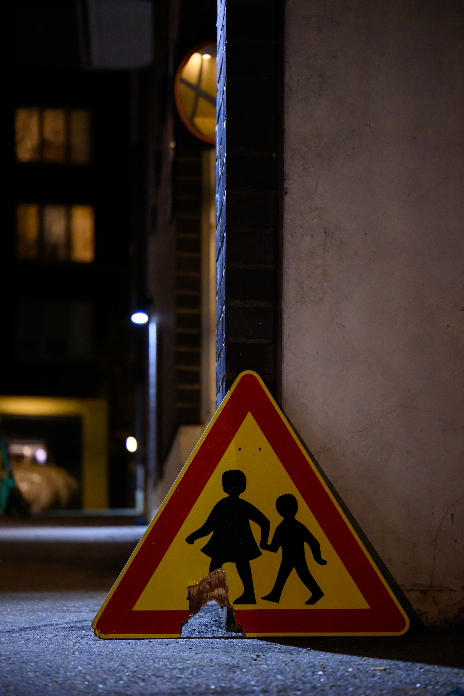 Tamron 90mm F2.8 Di III Macro VXD sample photo. Broken warning photography