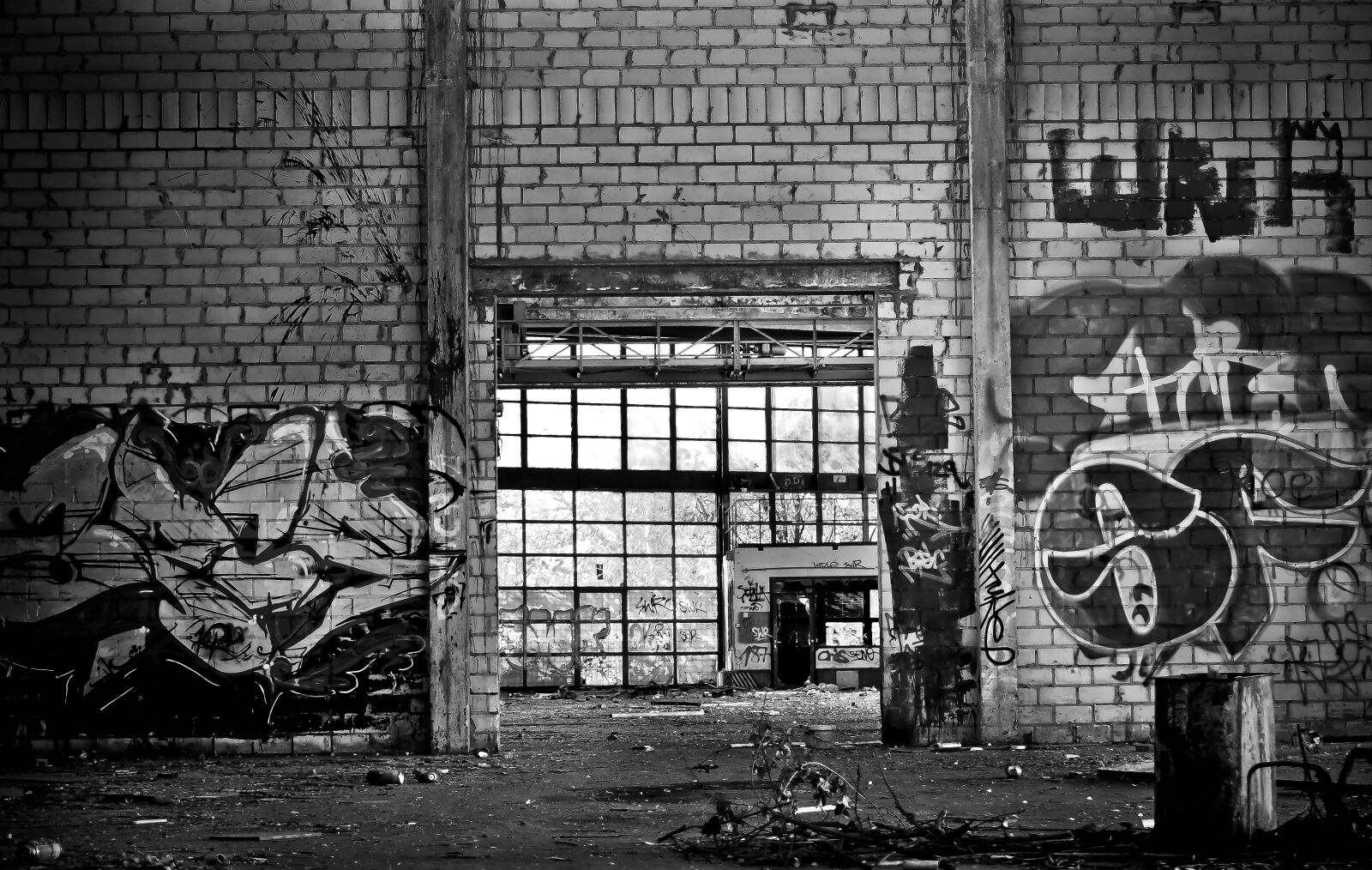 Olympus OM-D E-M10 sample photo. Lost places, factory, old photography