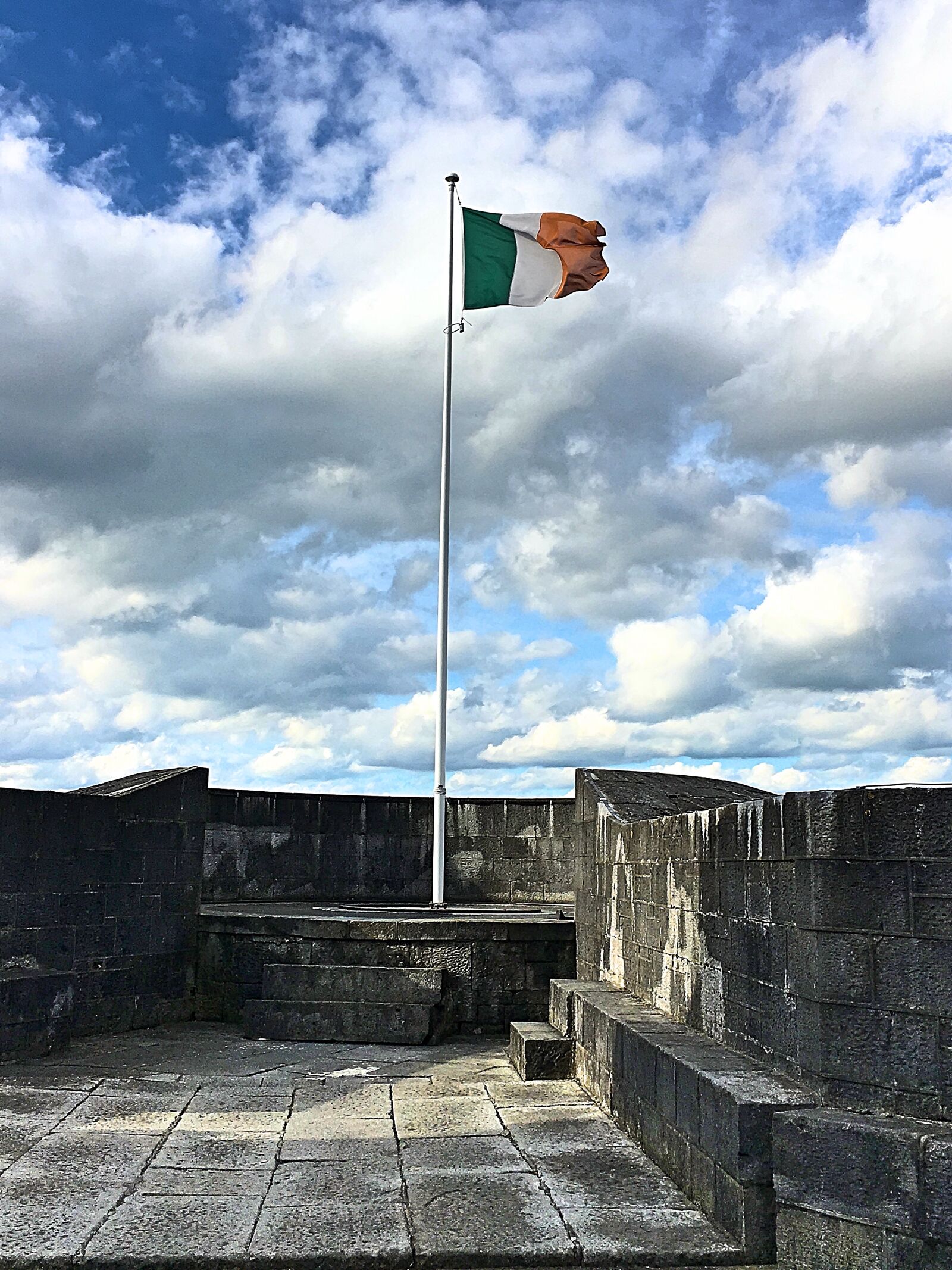 Apple iPhone 6s sample photo. Castle, flag, ireland photography