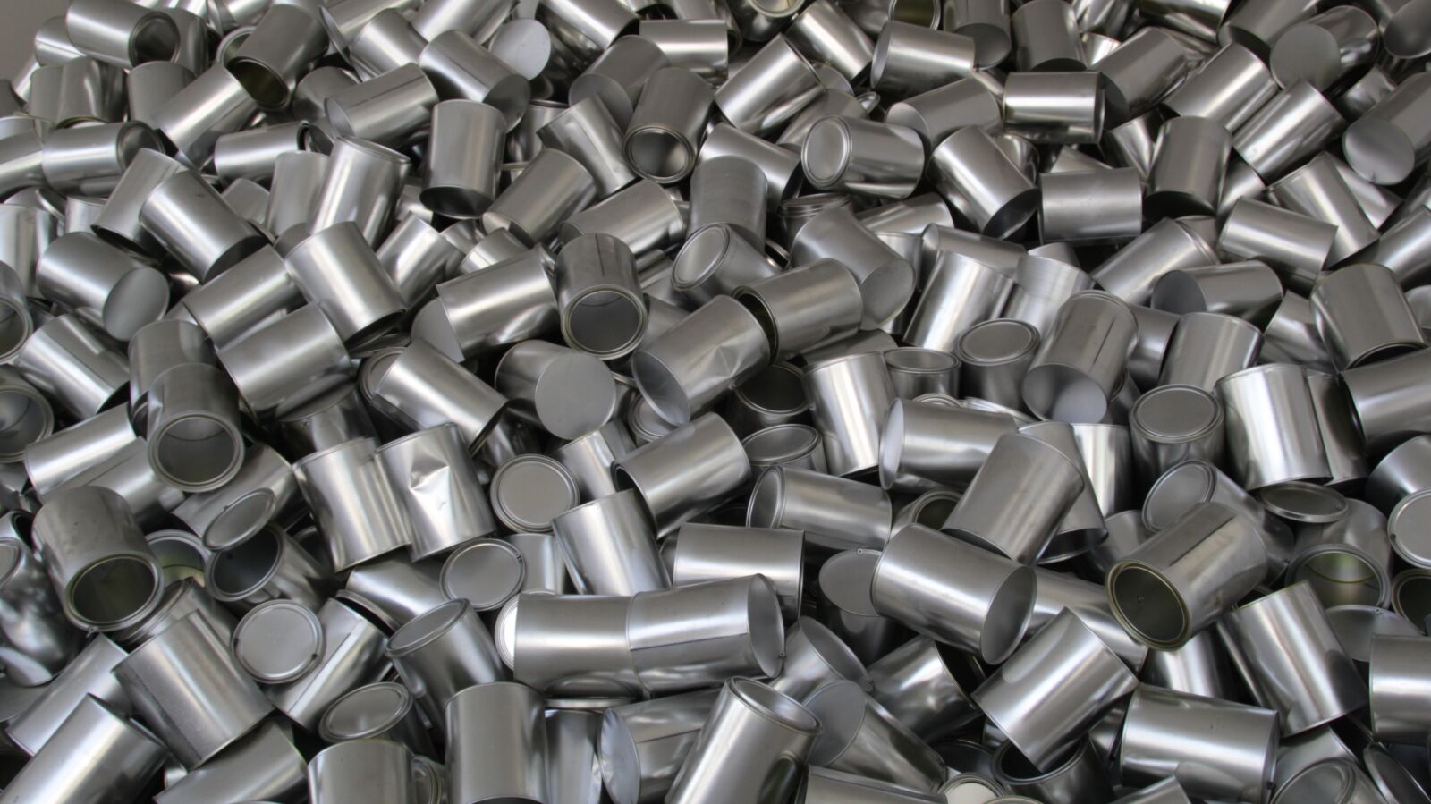Canon EOS 60D sample photo. Cans, texture, aluminum photography