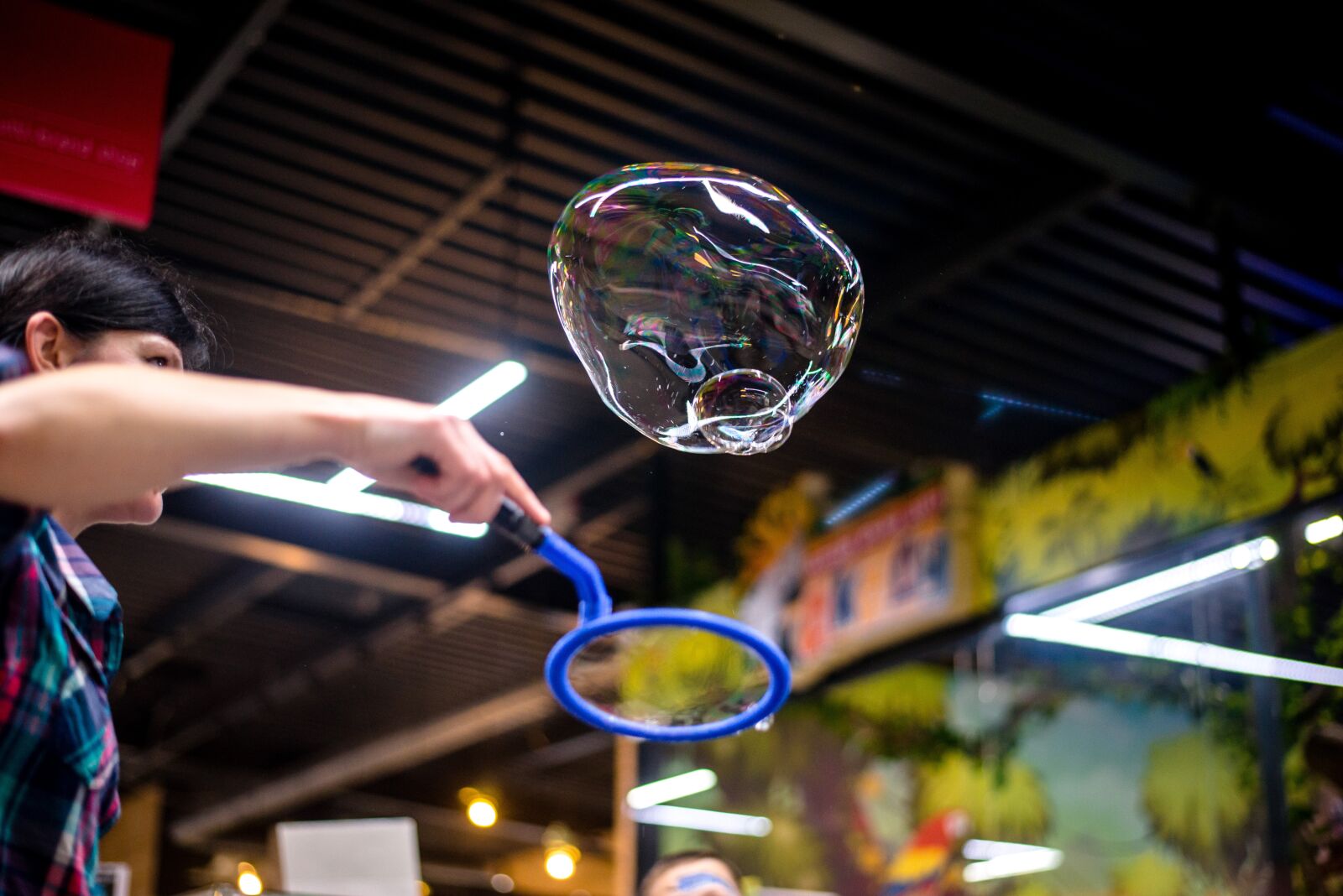 Nikon D610 sample photo. Bubbles, performance, bubble photography