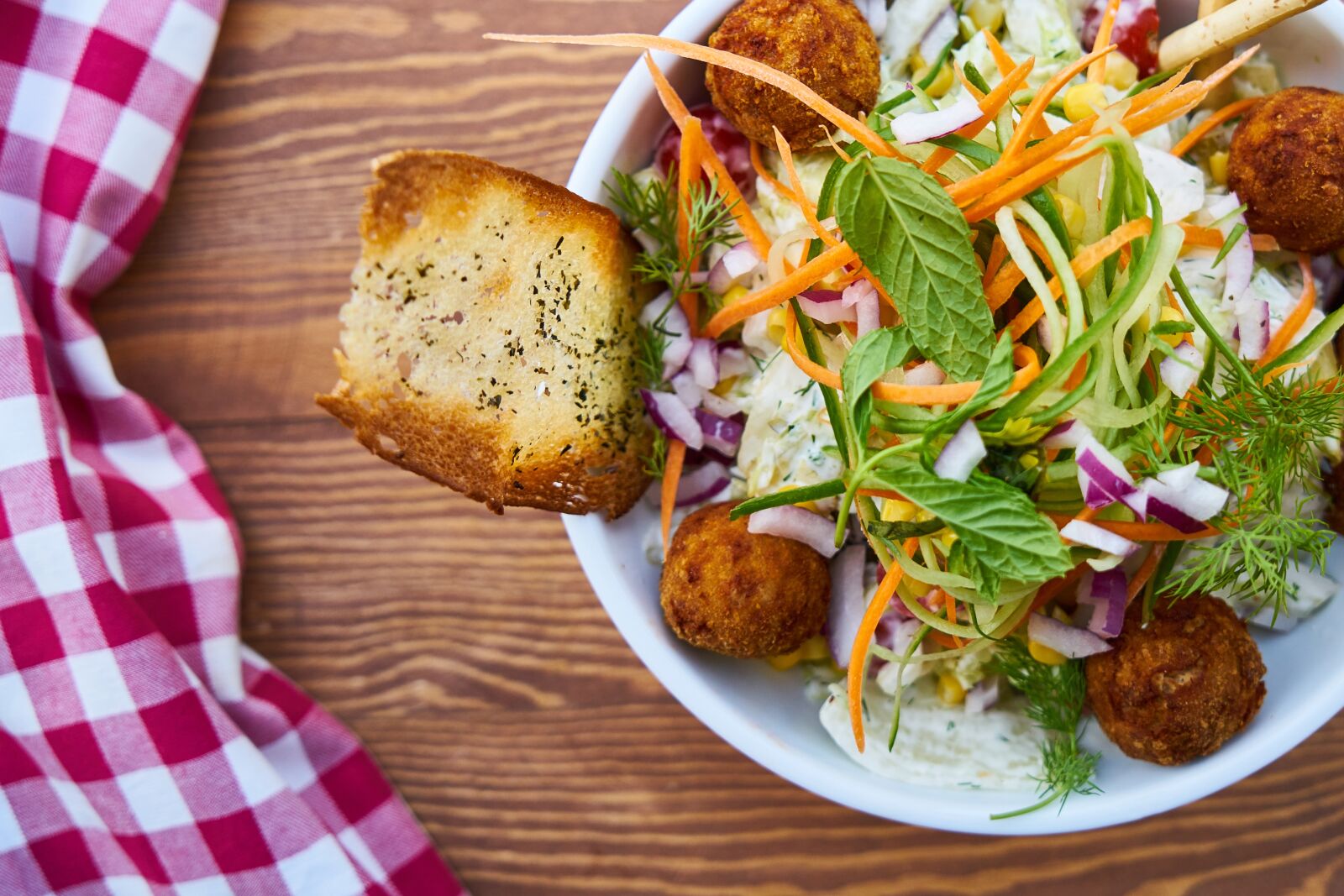 Sony a7R II sample photo. Salad, bread, diet photography