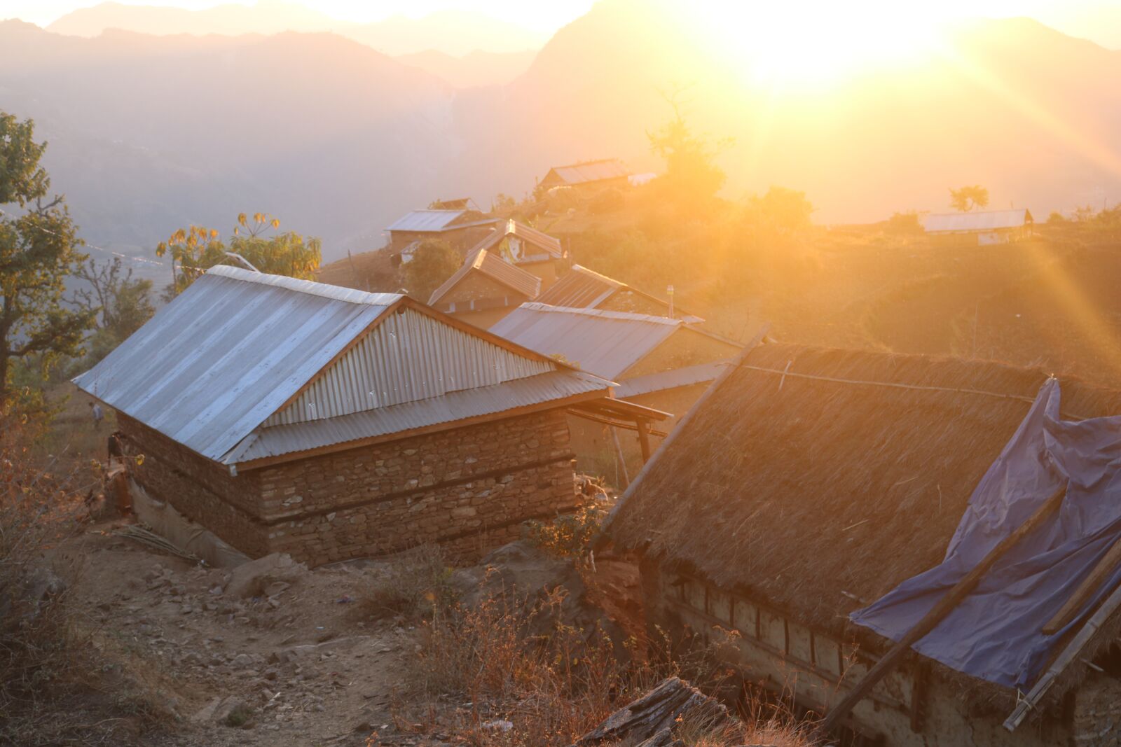 Canon EOS 750D (EOS Rebel T6i / EOS Kiss X8i) sample photo. Nepal village, sun light photography