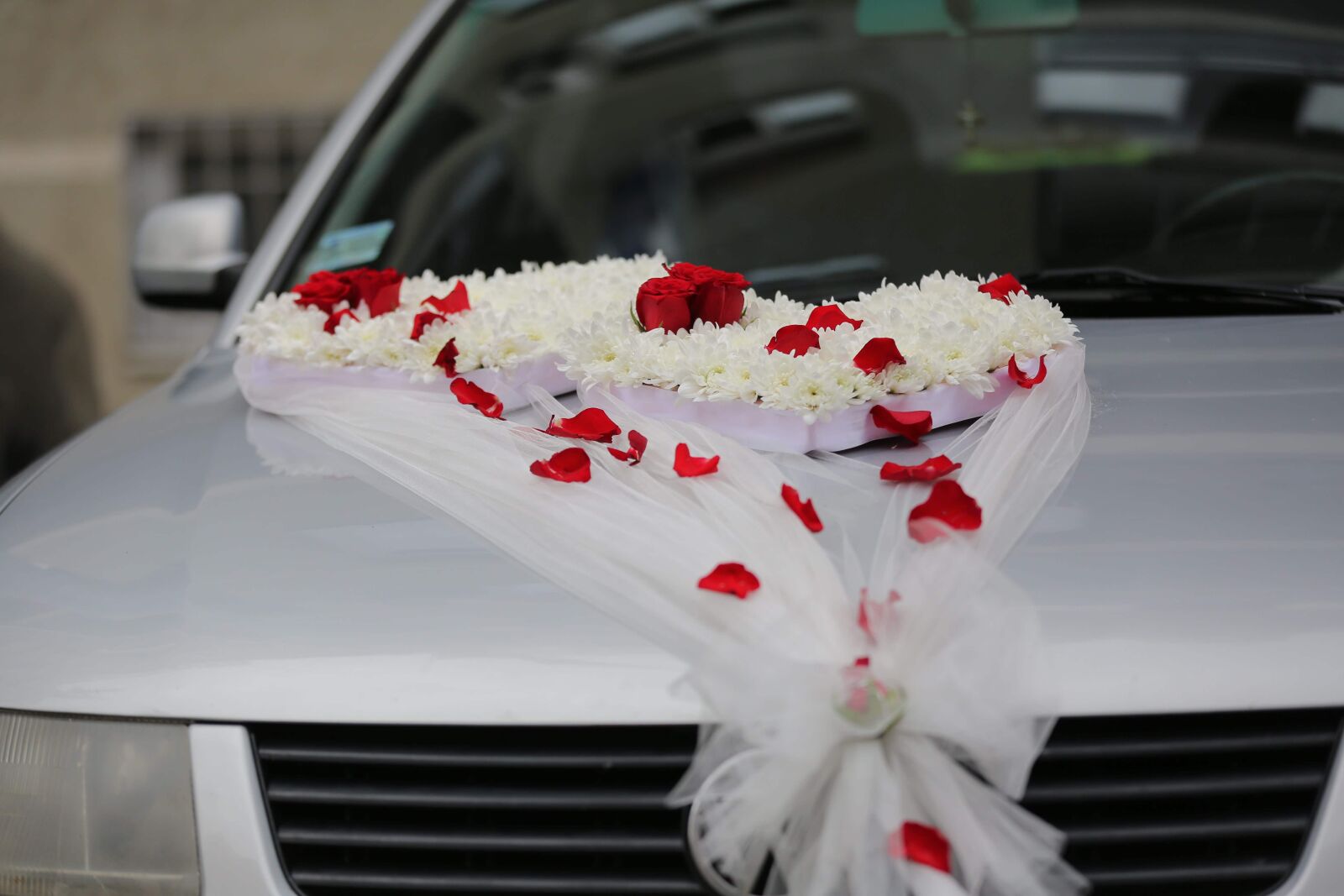 Canon EOS 5D Mark III sample photo. Car, wedding, love, luxury photography