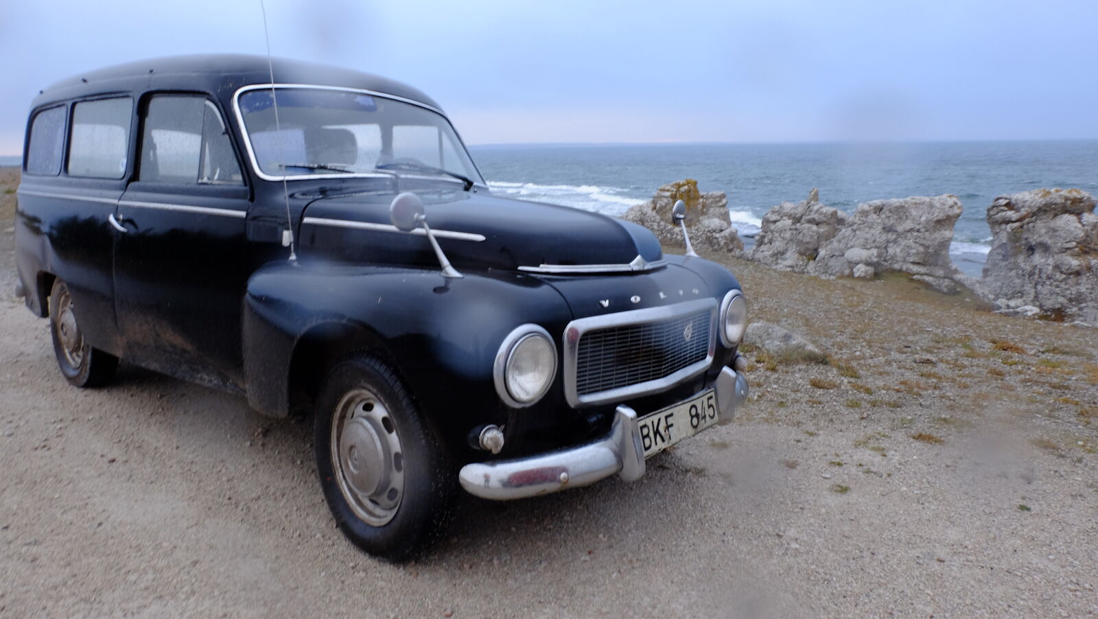 Fujifilm X-M1 sample photo. Black, car, car, nordic photography