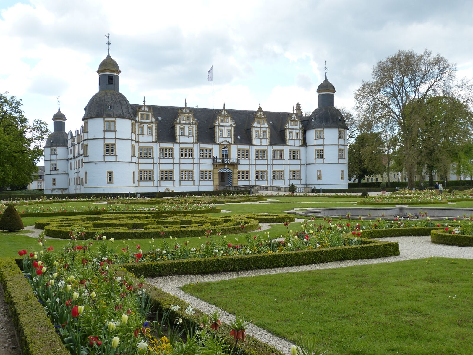 Panasonic Lumix DMC-FZ150 sample photo. Paderborn, castle, neuhaus photography