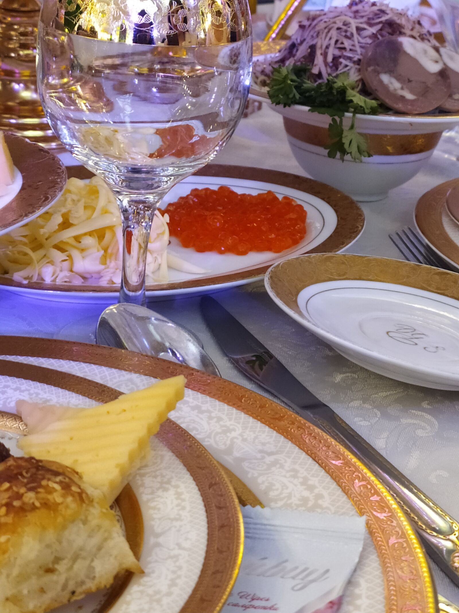 Xiaomi Redmi Note 7 sample photo. Food, table, meal photography