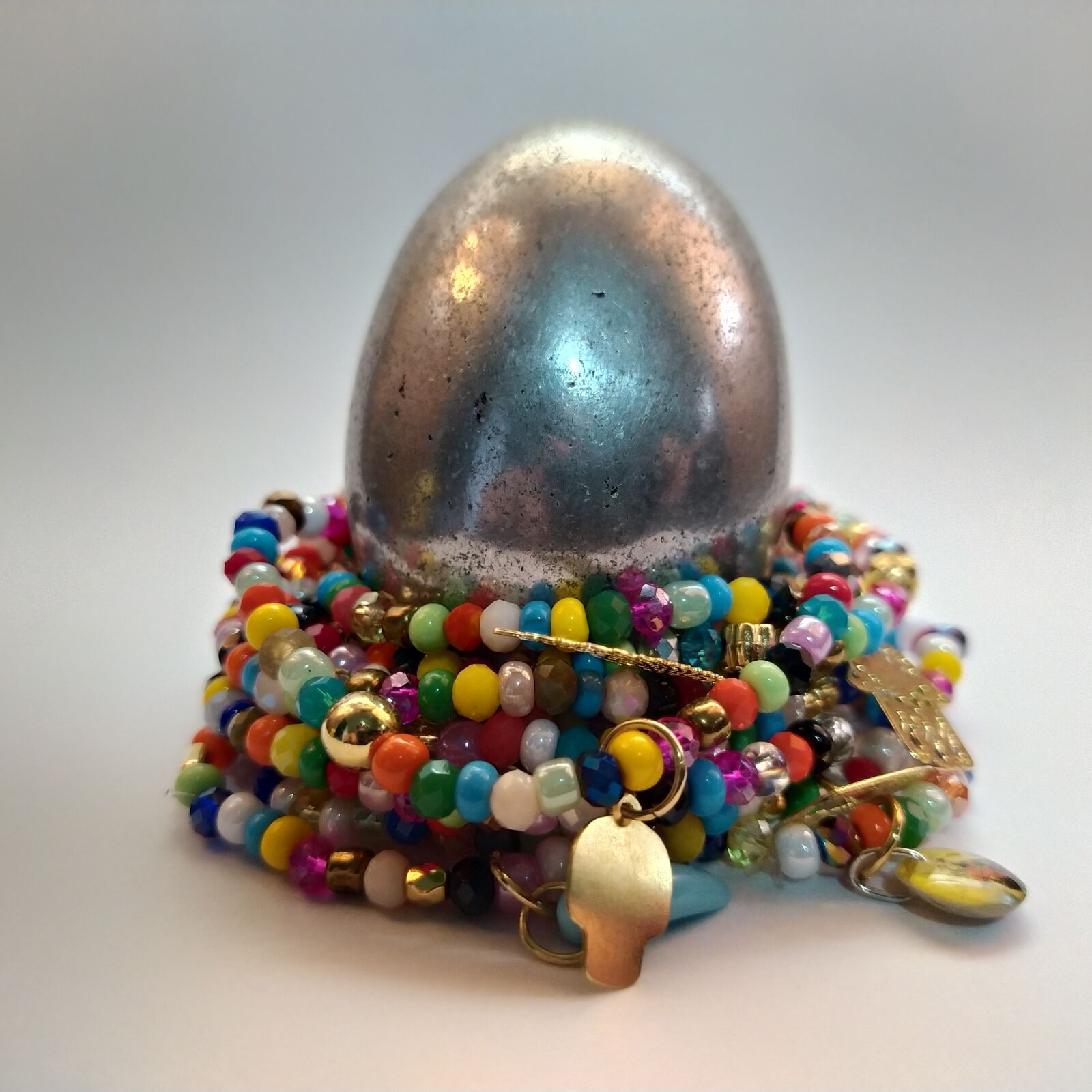 Xiaomi Redmi Note 8 sample photo. Egg, jewellery, bracelet photography