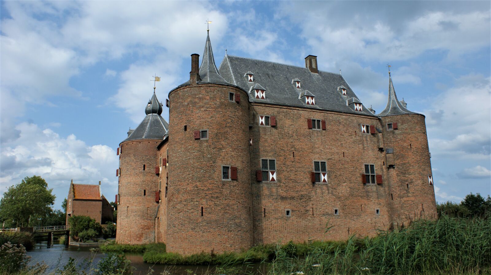 Sony Alpha DSLR-A350 sample photo. Castle, ammersooyen, history photography