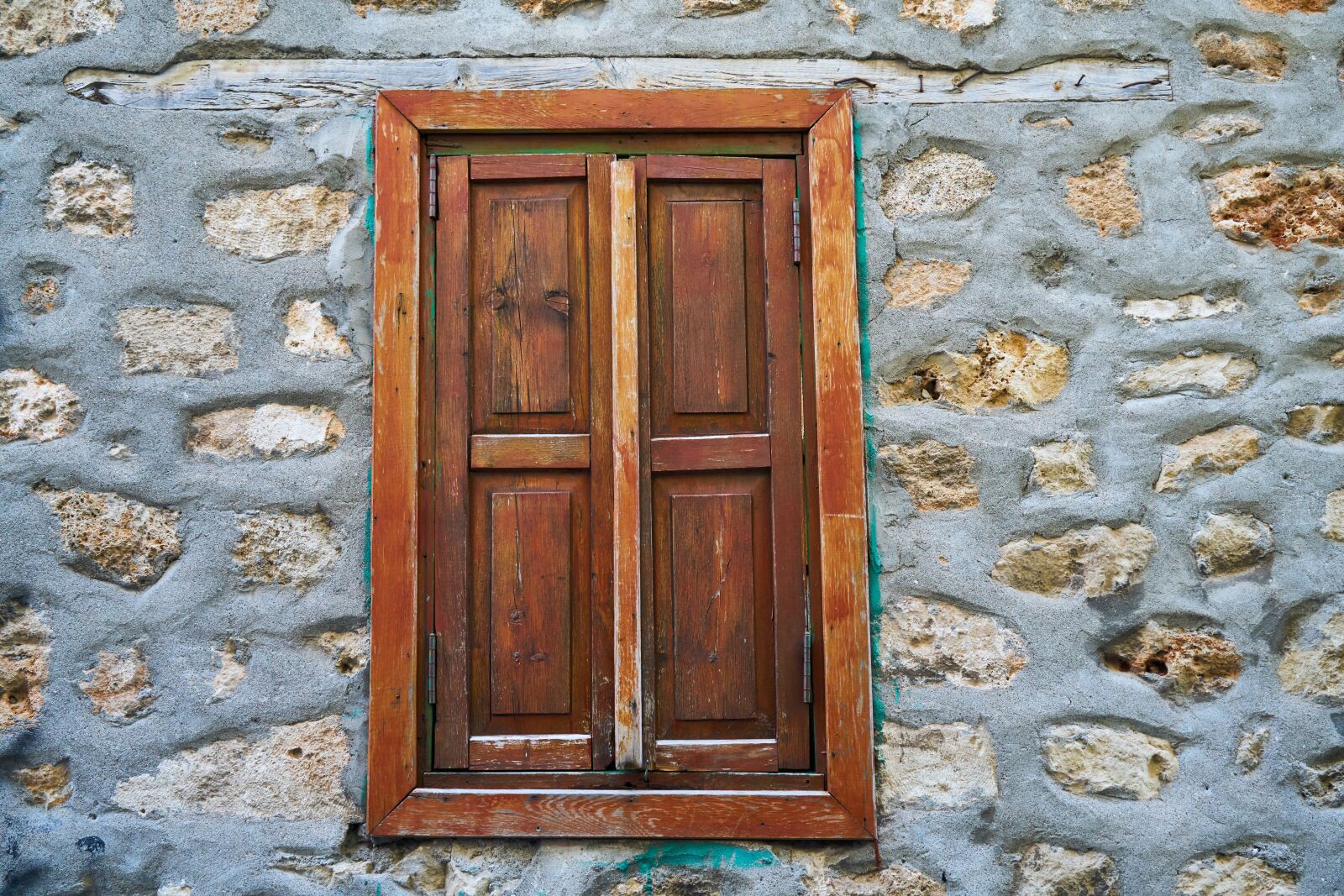 Sony a7R II sample photo. Window, wall, stone photography