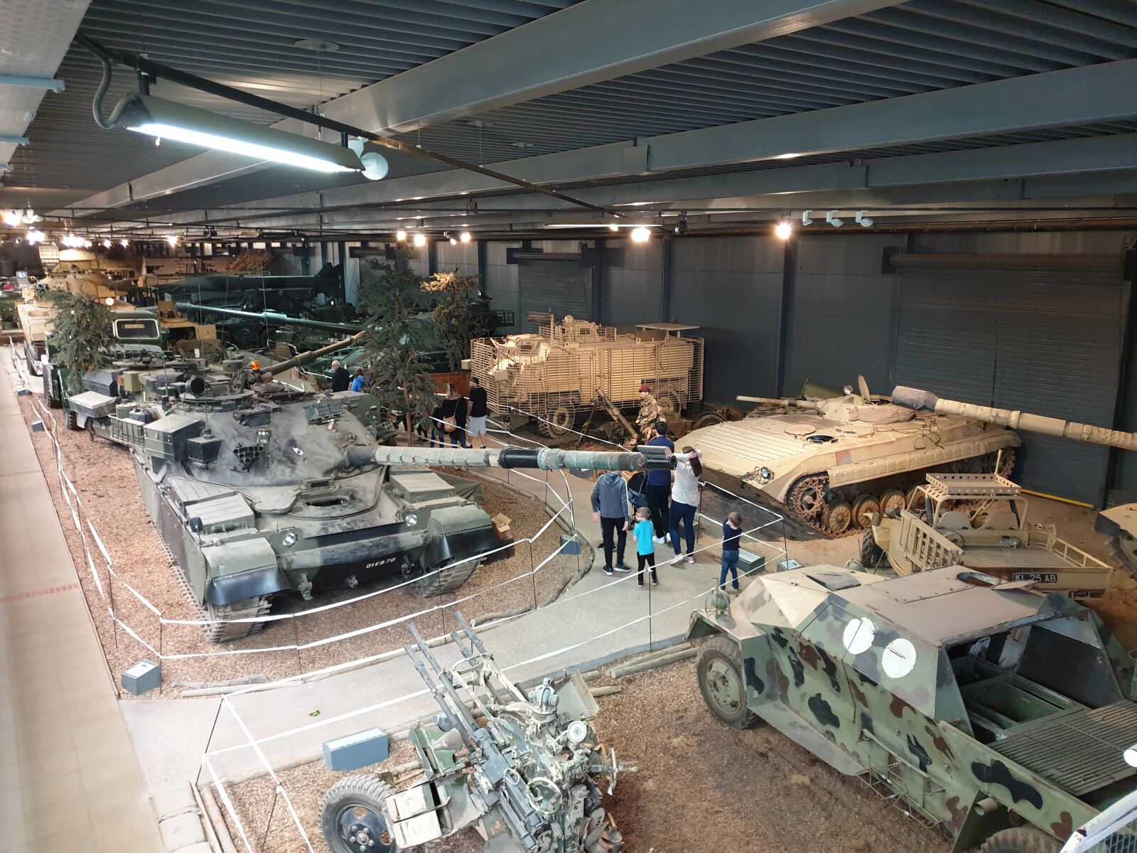 Samsung Galaxy S9 sample photo. Cambridge, war, tanks photography