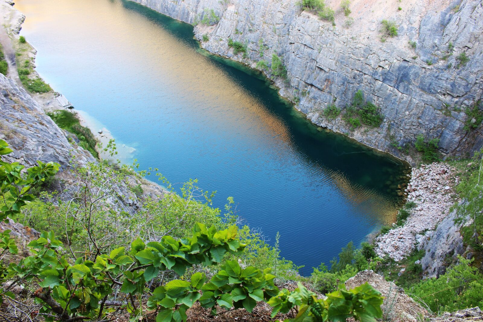 Canon EOS 100D (EOS Rebel SL1 / EOS Kiss X7) sample photo. Czech republic, limestone quarry photography
