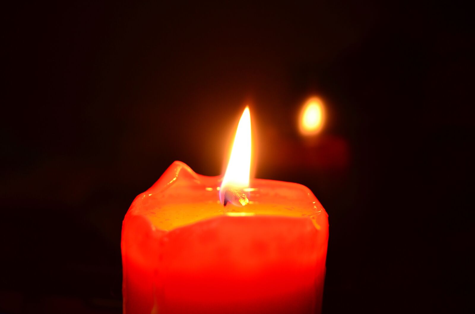Nikon D5100 sample photo. Candle, burns, reflection photography