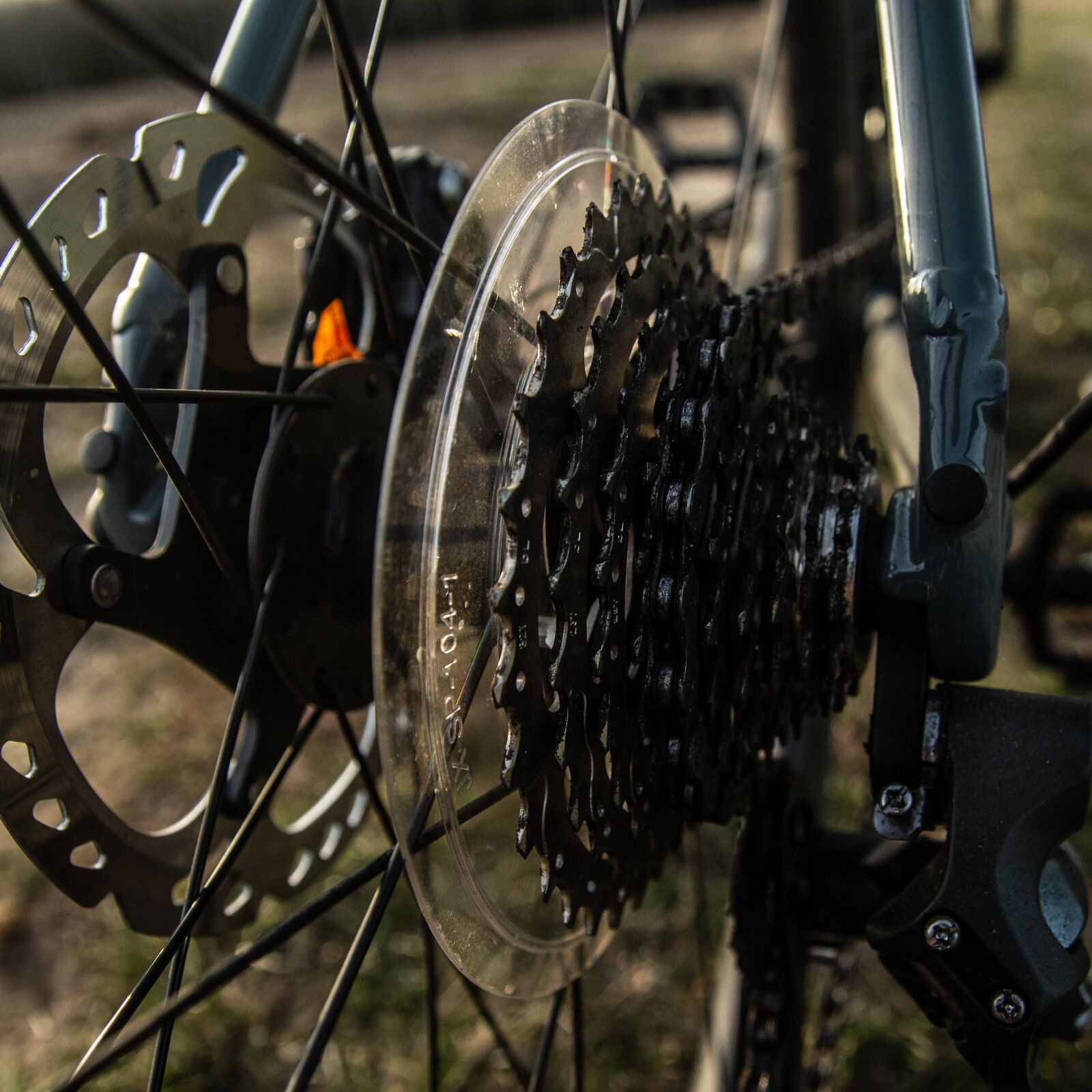 Tamron SP AF 17-50mm F2.8 XR Di II LD Aspherical (IF) sample photo. Bike, cassette cycling, disc photography