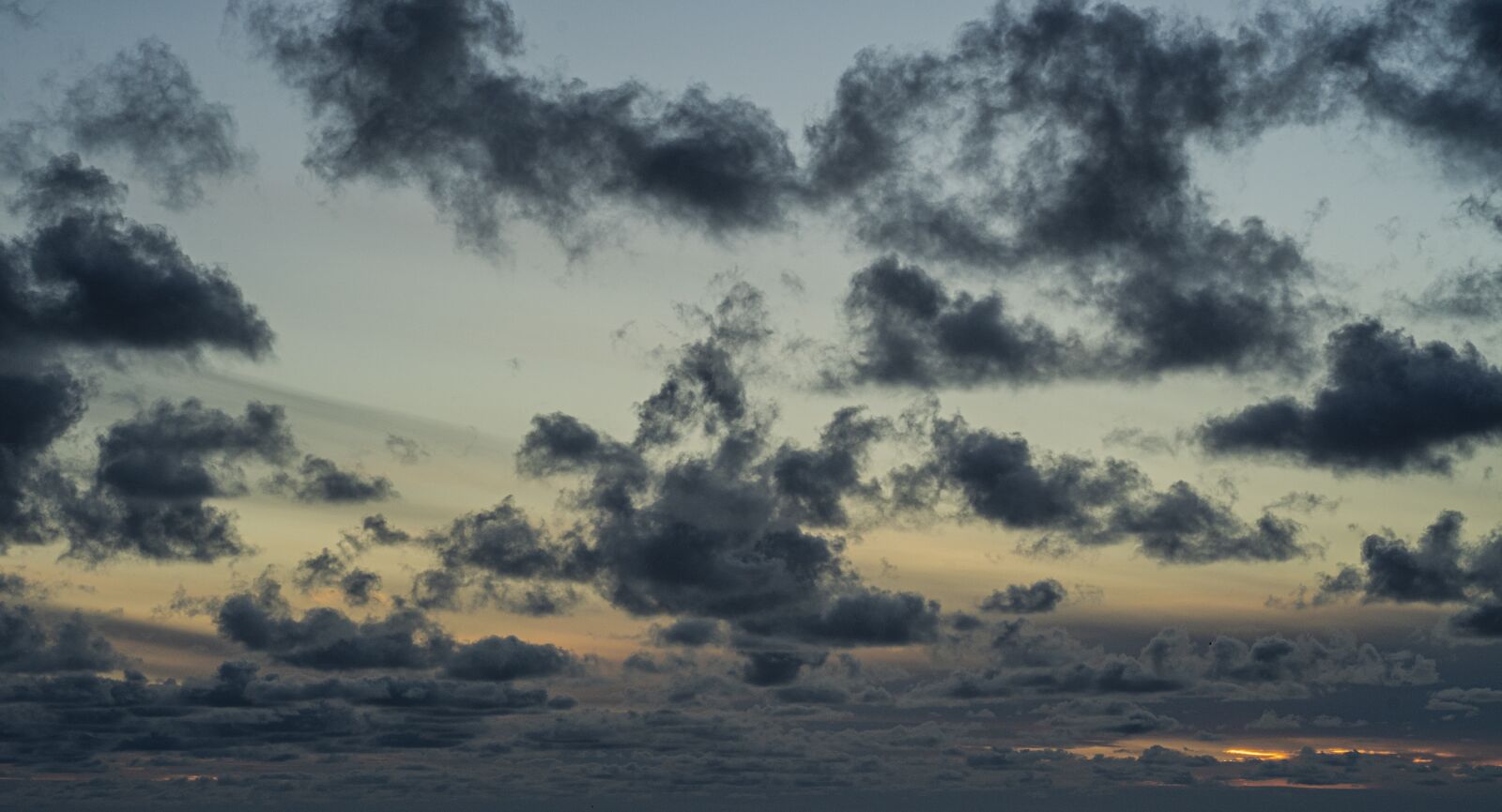 Sony FE 85mm F1.8 sample photo. Clouds, sky, stormy photography