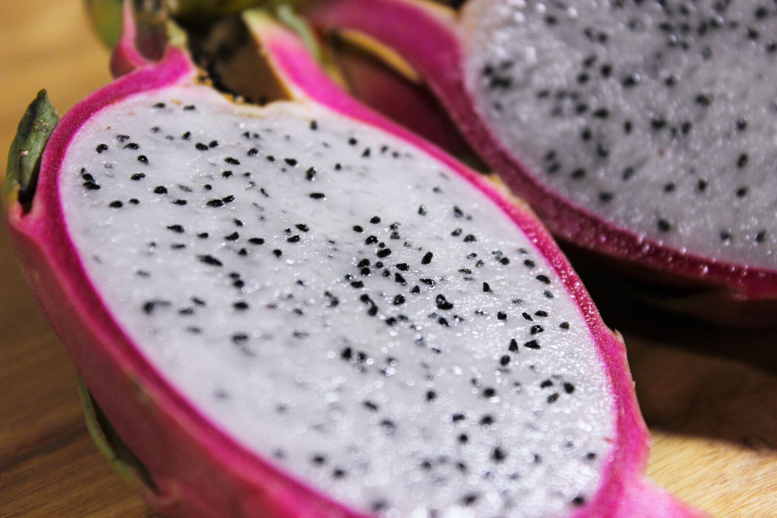 Canon EOS 600D (Rebel EOS T3i / EOS Kiss X5) + Canon EF-S 18-55mm F3.5-5.6 IS II sample photo. Dragon fruit, passion fruit photography