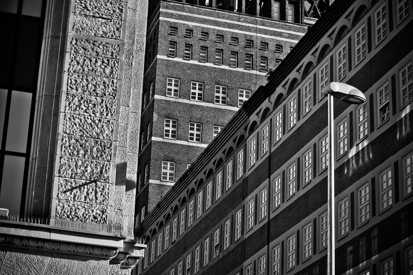 Olympus OM-D E-M10 sample photo. Architecture, building, window photography
