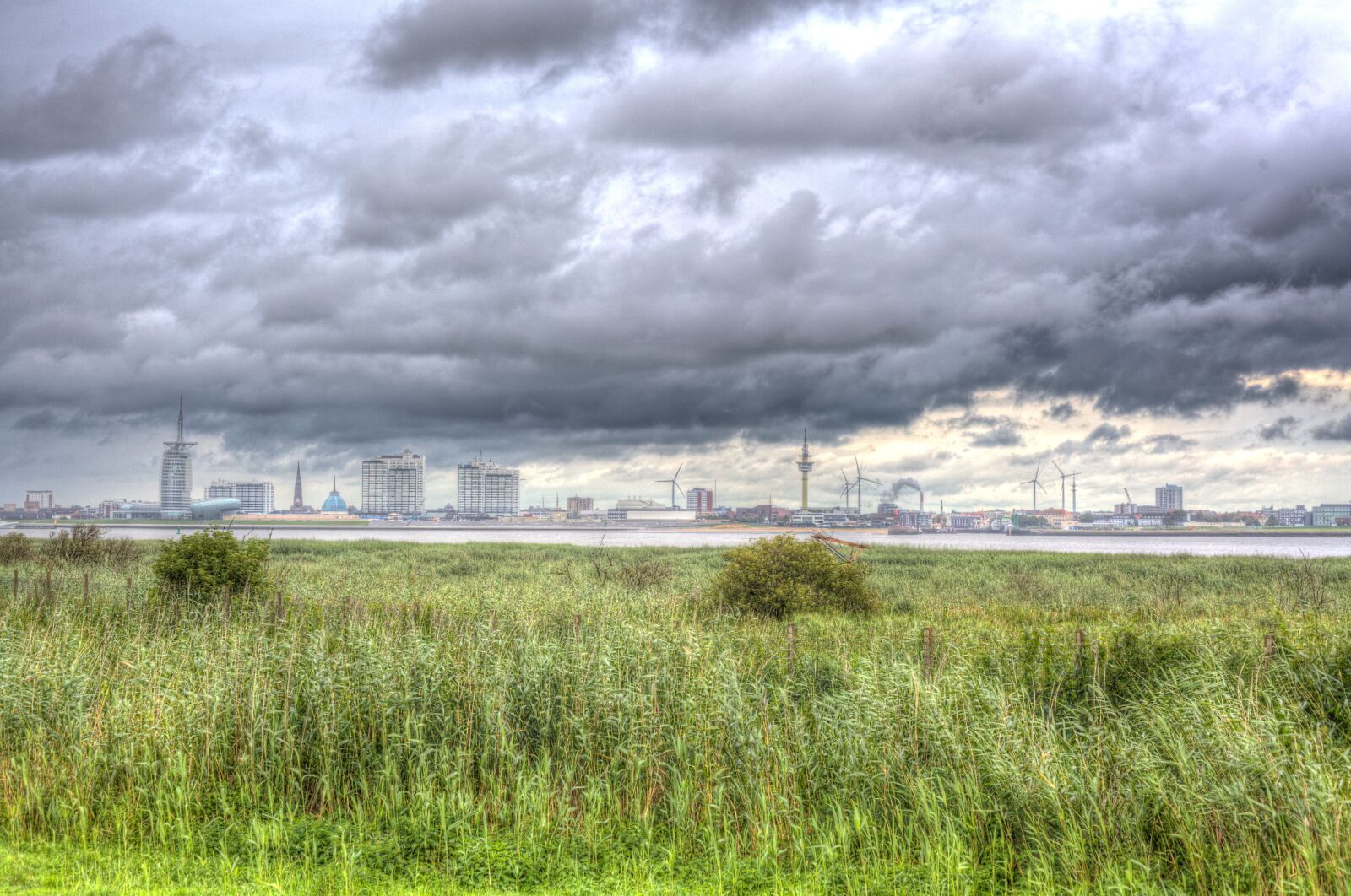 Canon EOS 5D Mark II sample photo. Clouds, bremerhaven, skyline photography