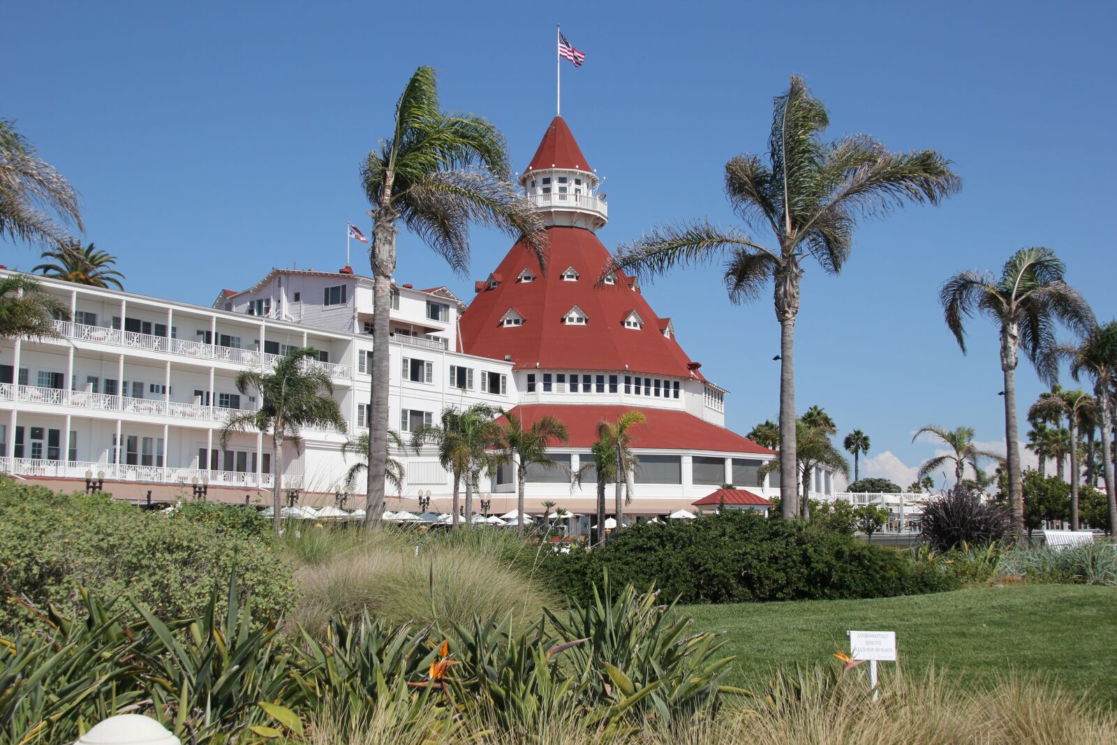 Canon EOS 550D (EOS Rebel T2i / EOS Kiss X4) sample photo. Hotel, coronado island, coronado photography