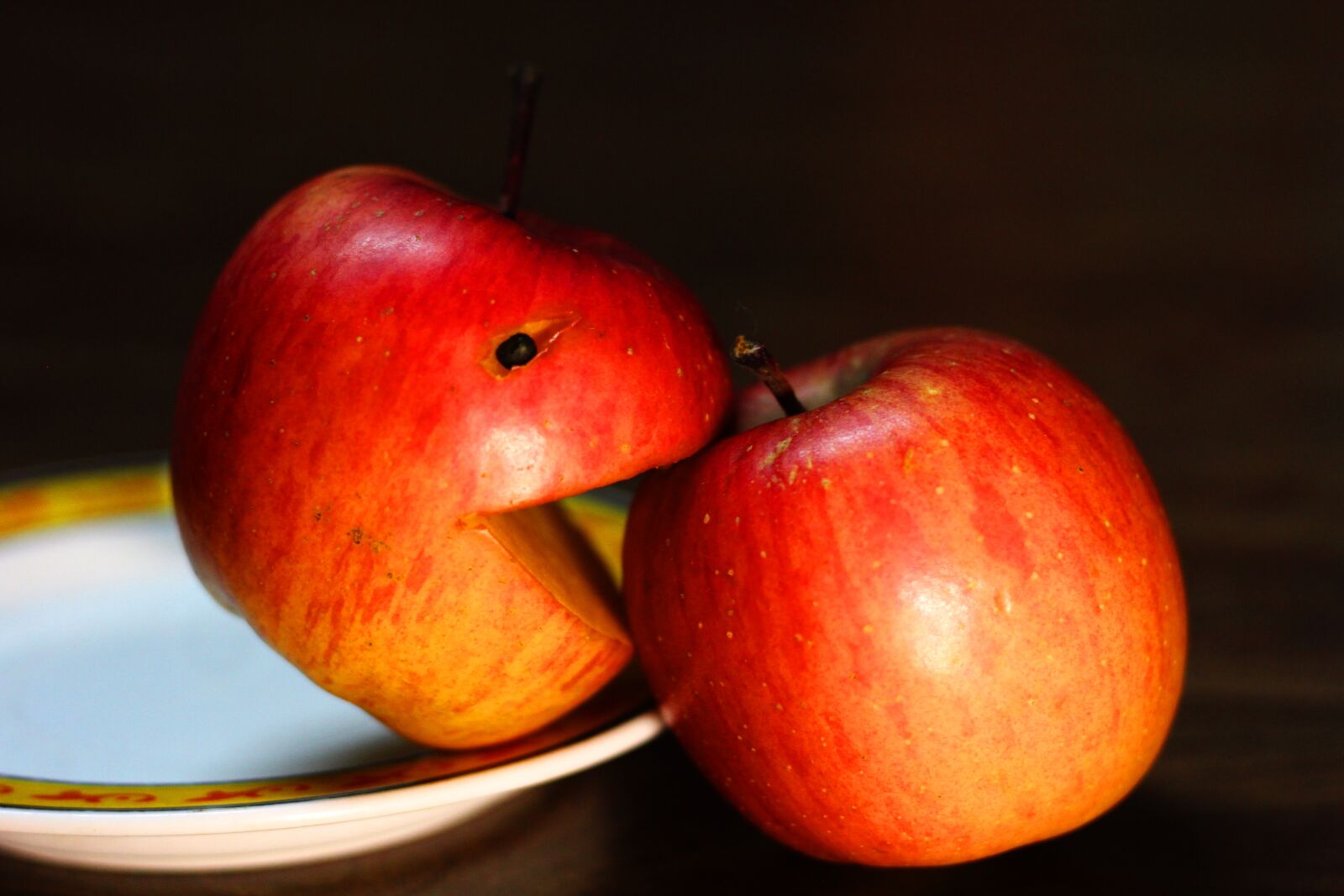 Canon EOS 550D (EOS Rebel T2i / EOS Kiss X4) sample photo. Apple, eat, tasty photography