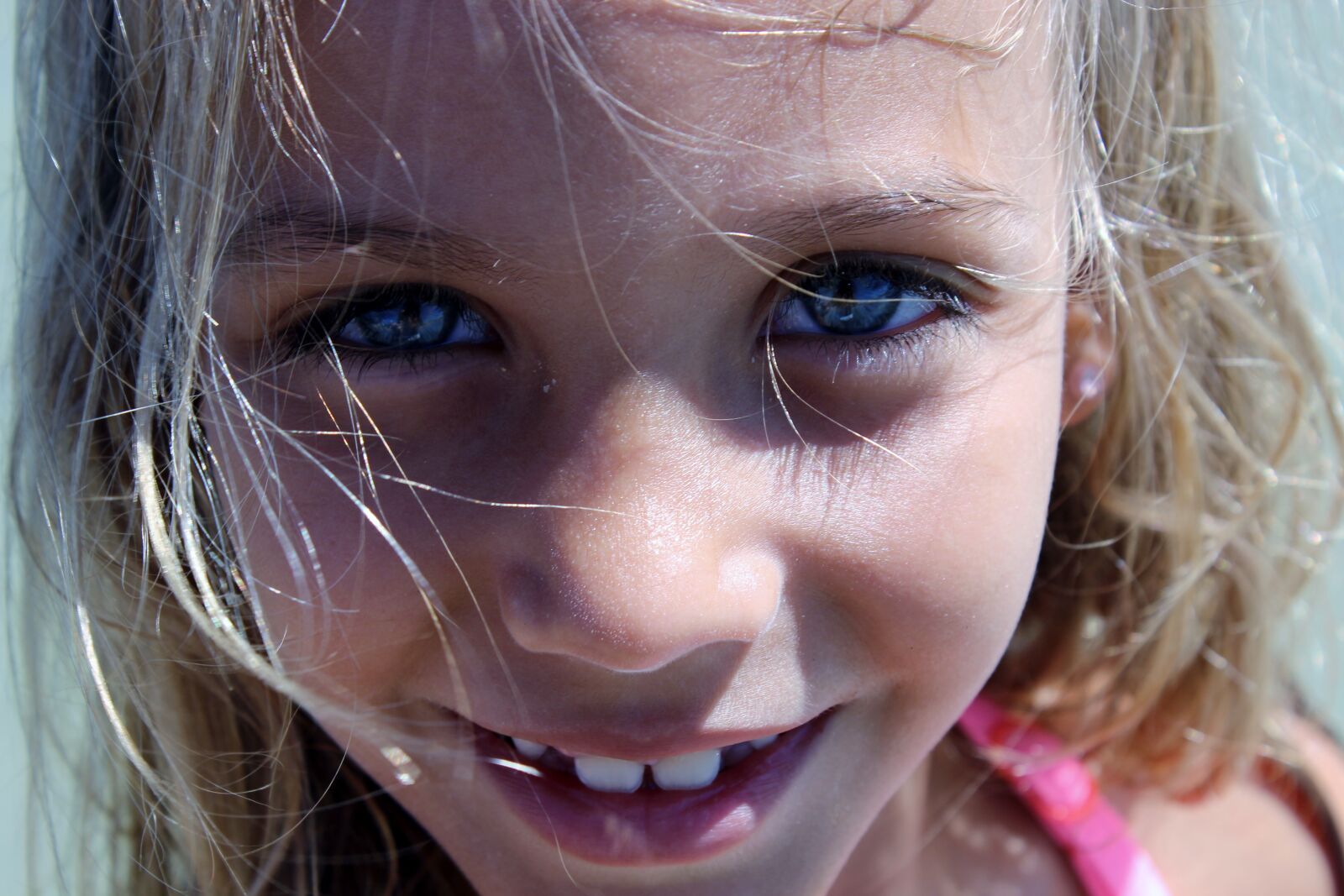 Canon EOS 600D (Rebel EOS T3i / EOS Kiss X5) sample photo. Eyes, blue, image photography